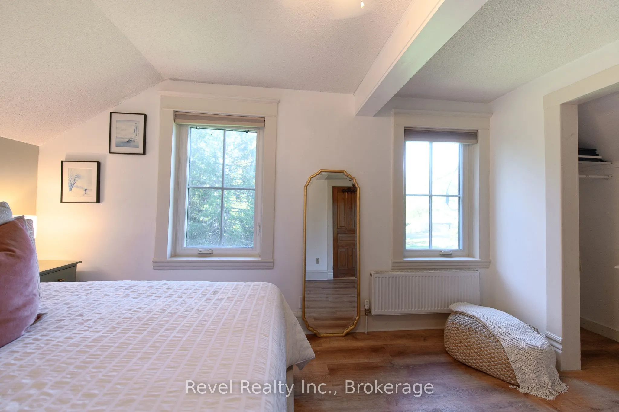 6905 Regent Street