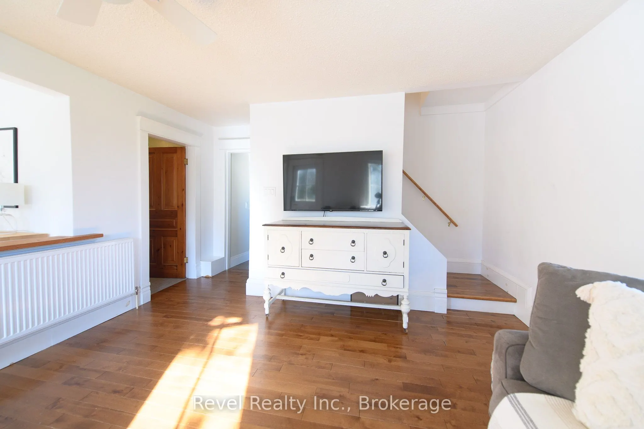 6905 Regent Street