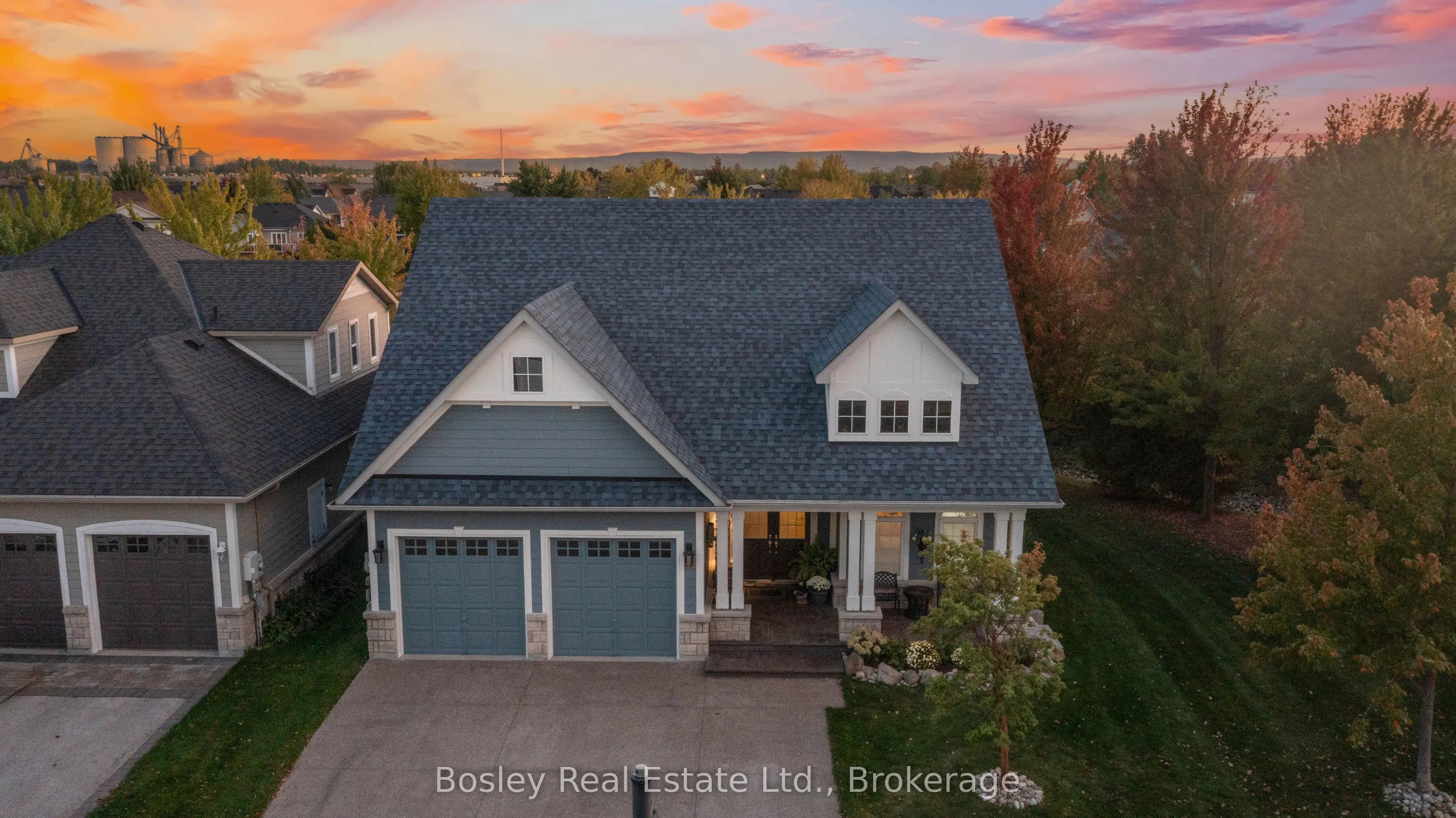 55 WATERFRONT Circle
