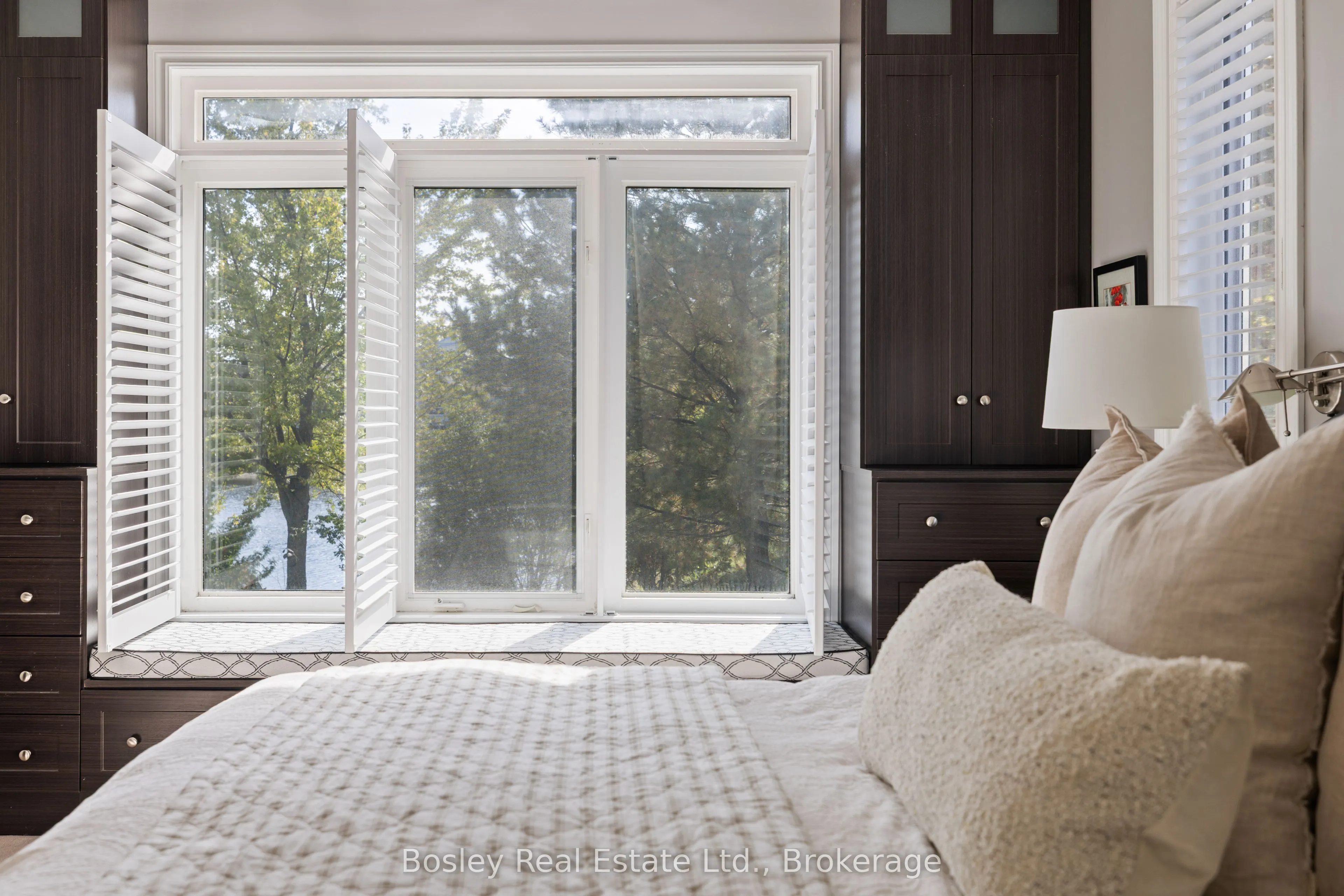 55 WATERFRONT Circle