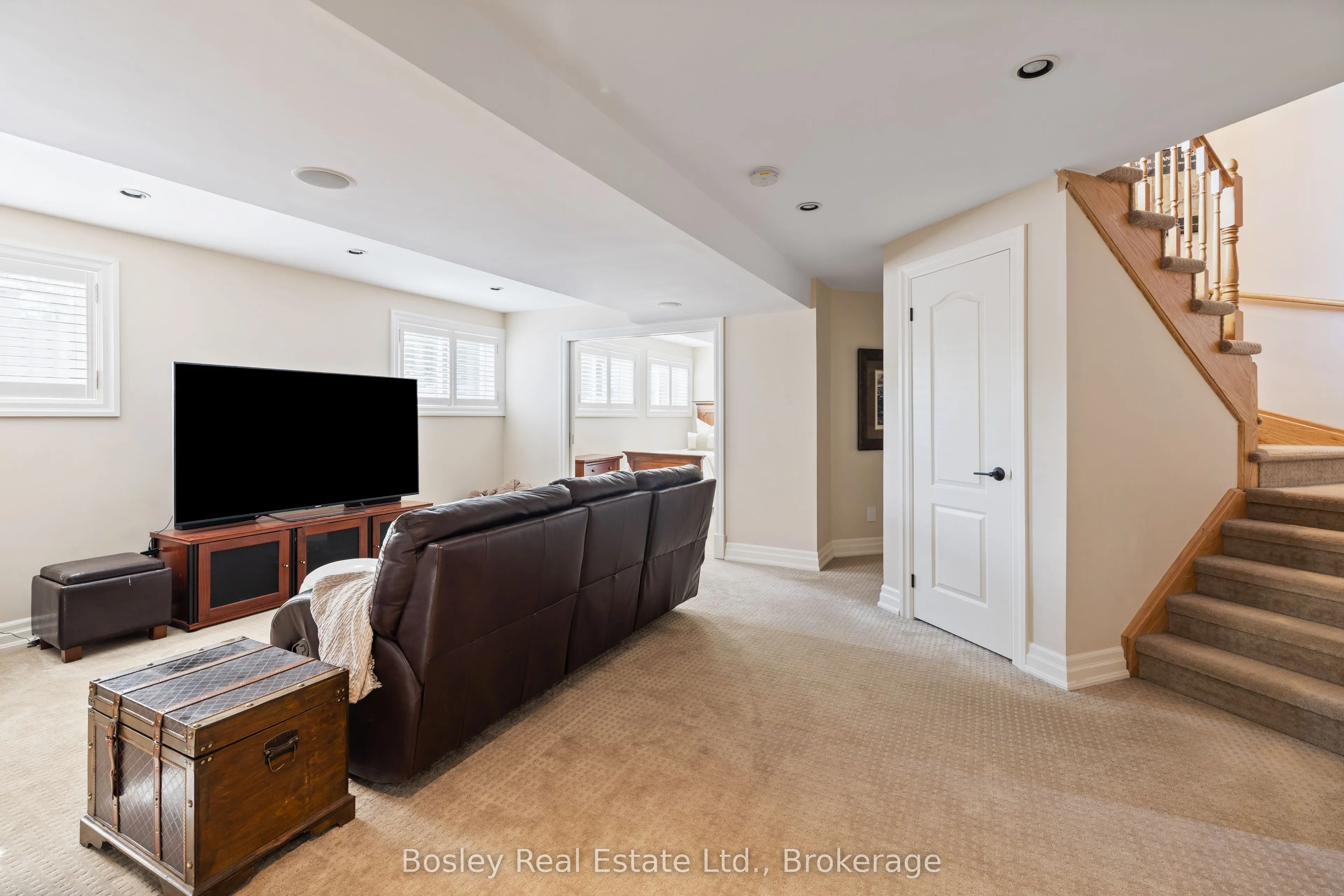 55 WATERFRONT Circle