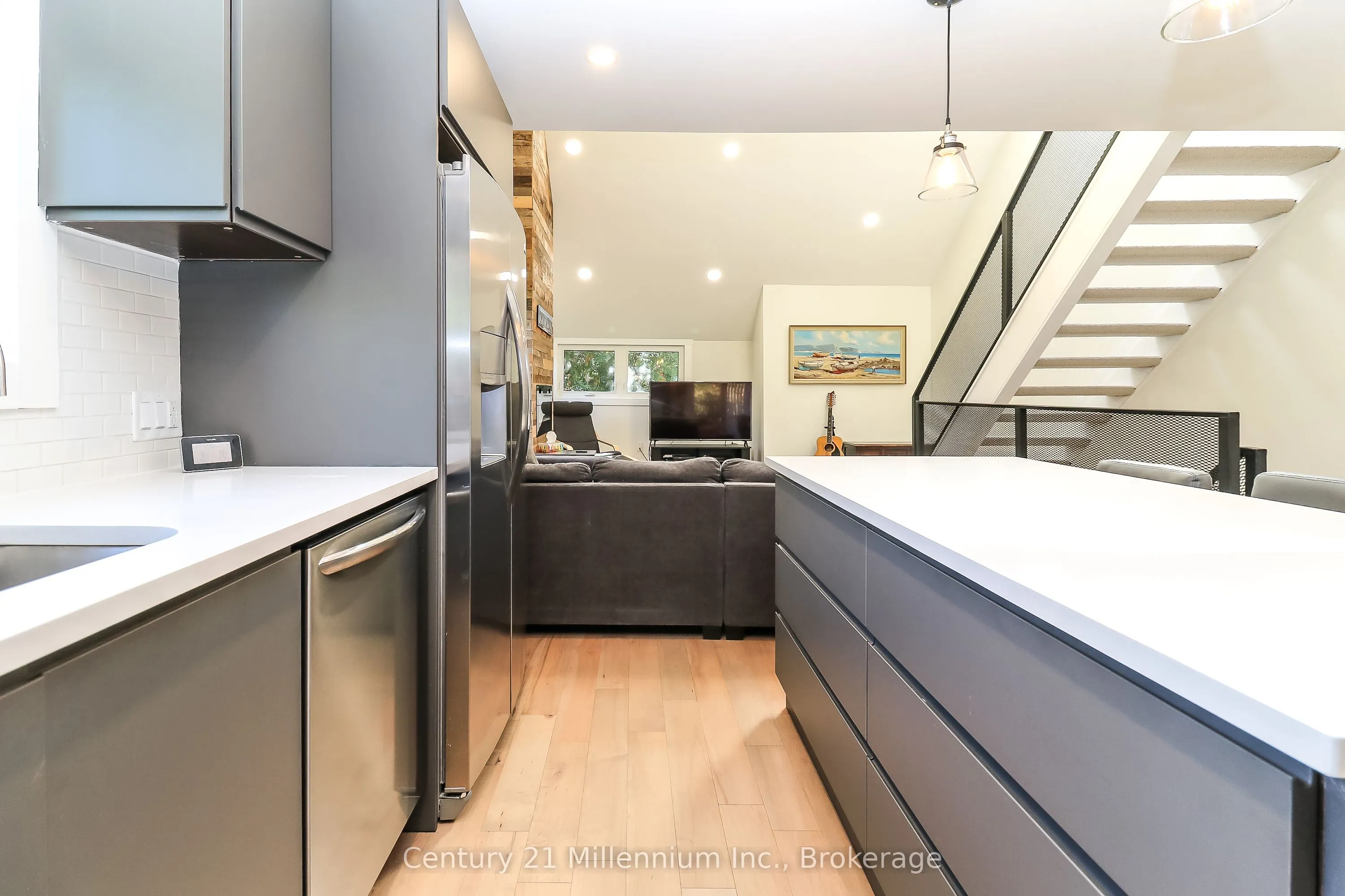 194 Escarpment Crescent, #4
