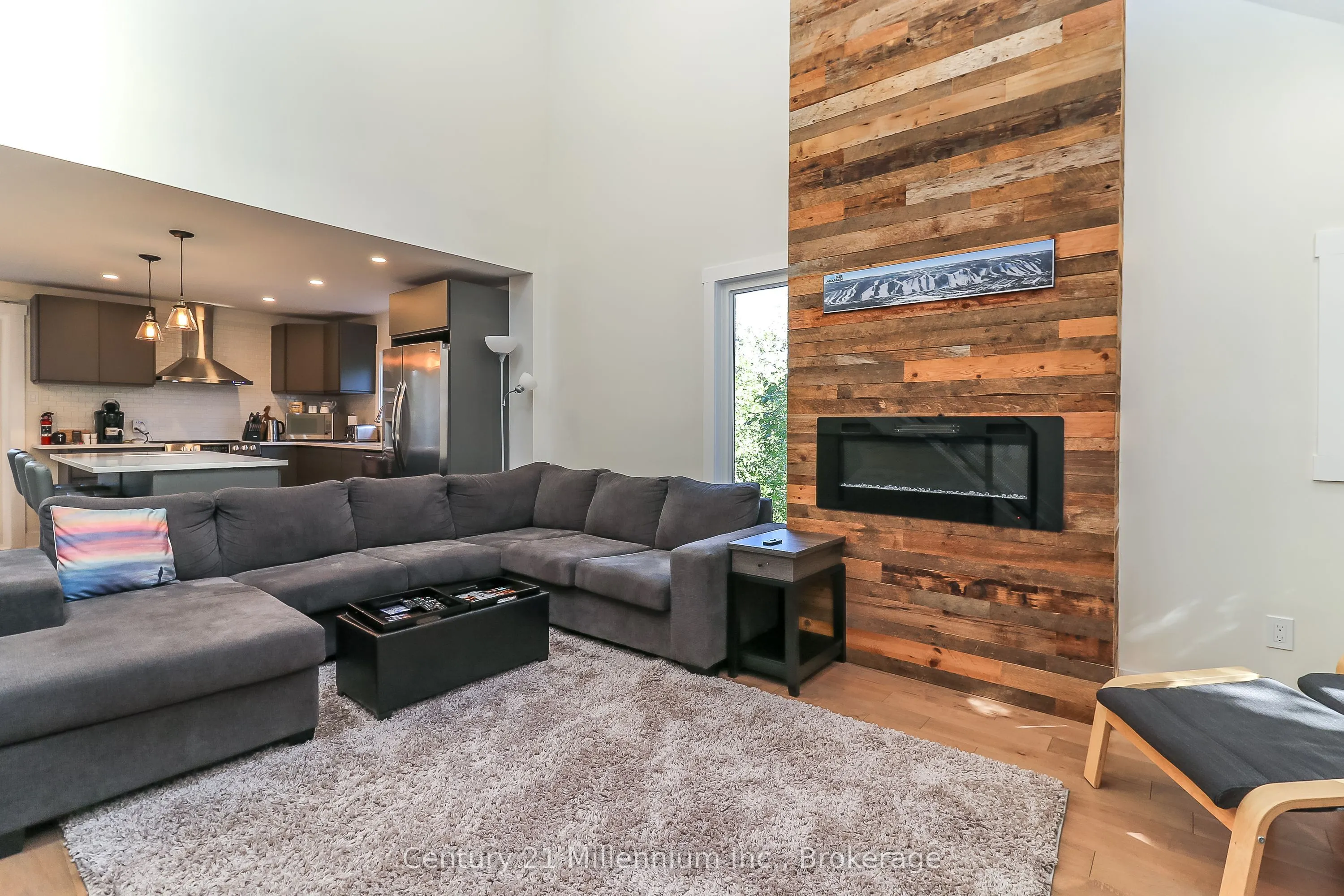 194 Escarpment Crescent, #4