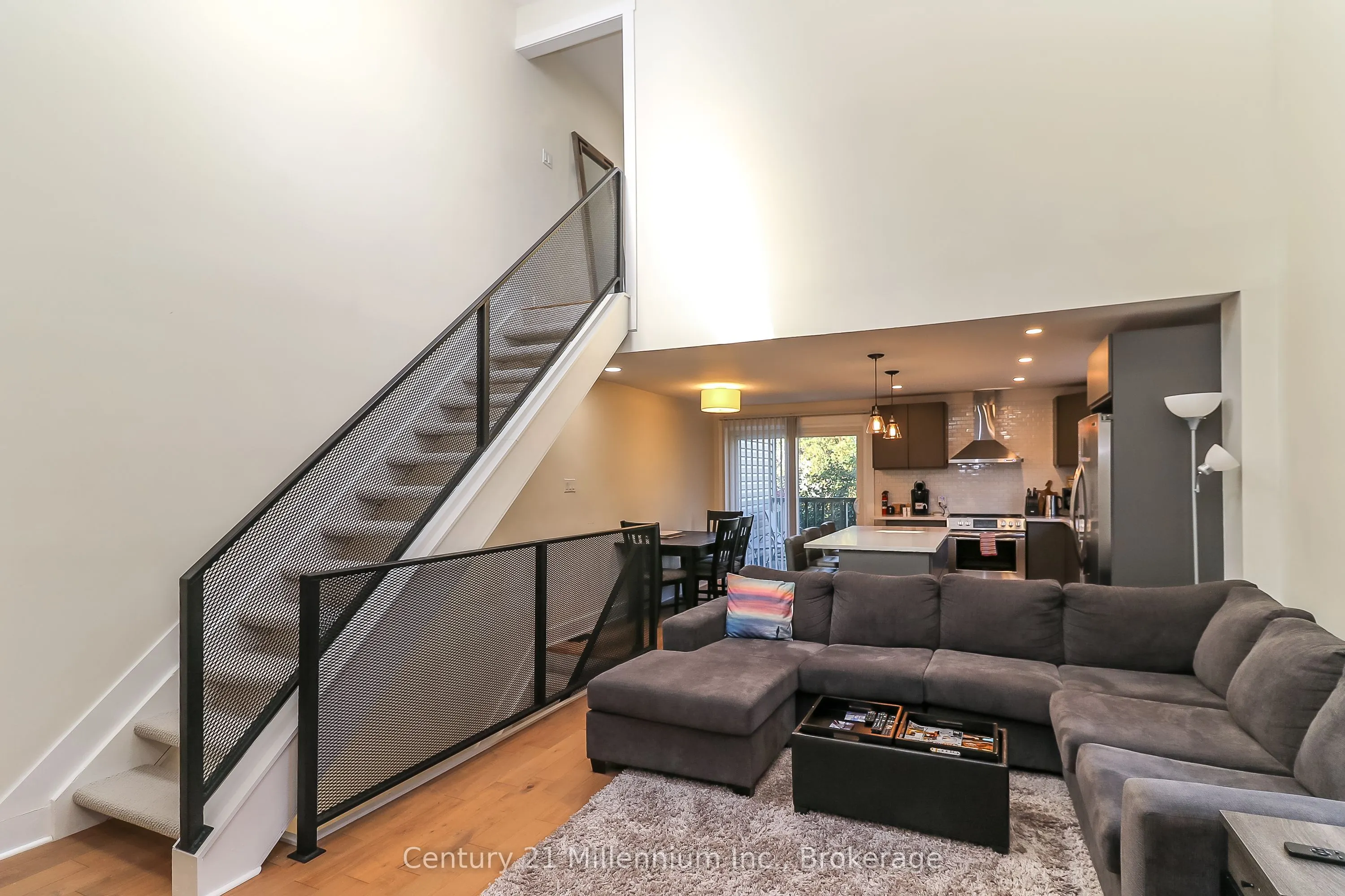 194 Escarpment Crescent, #4