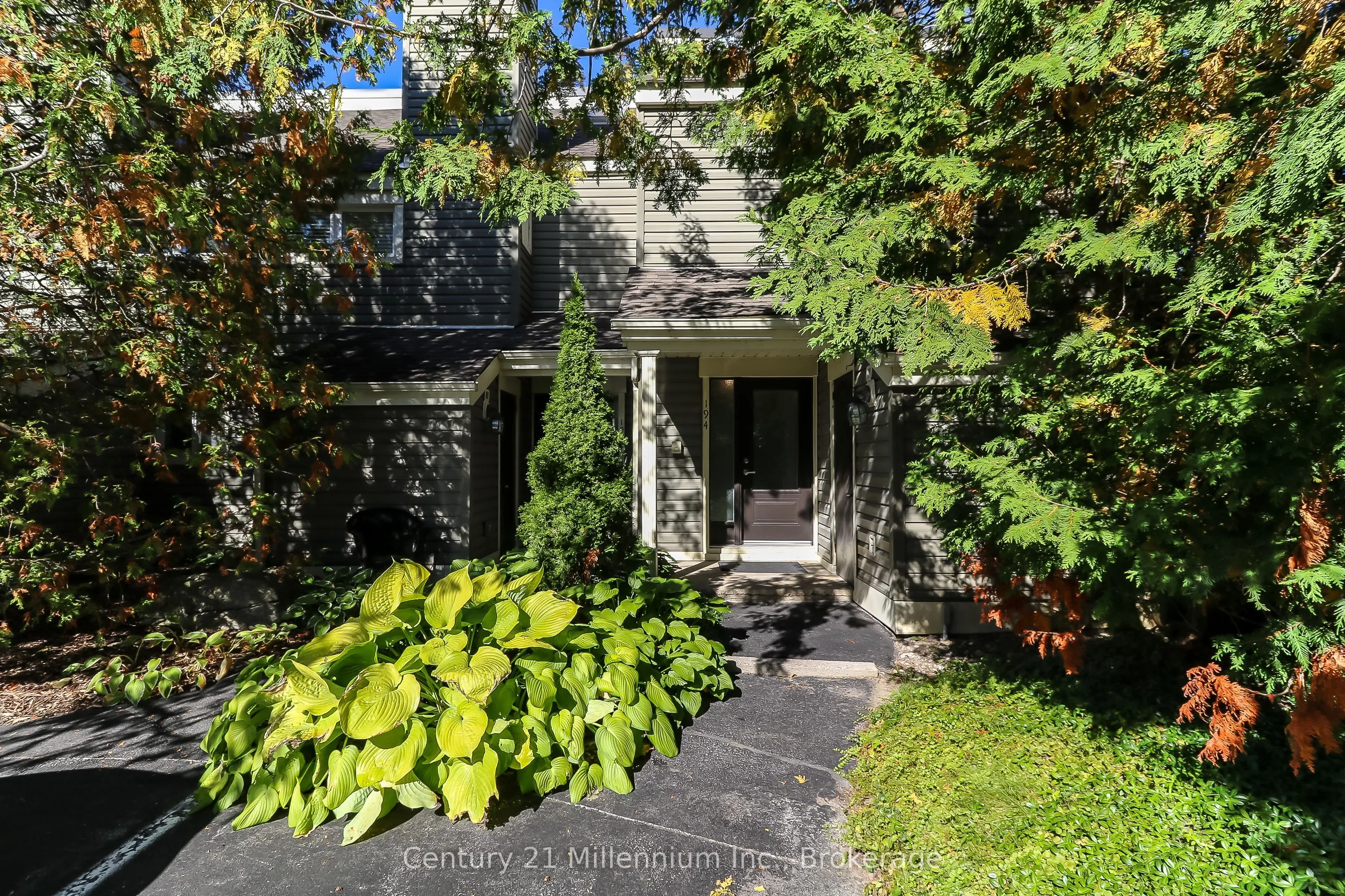 194 Escarpment Crescent, #4