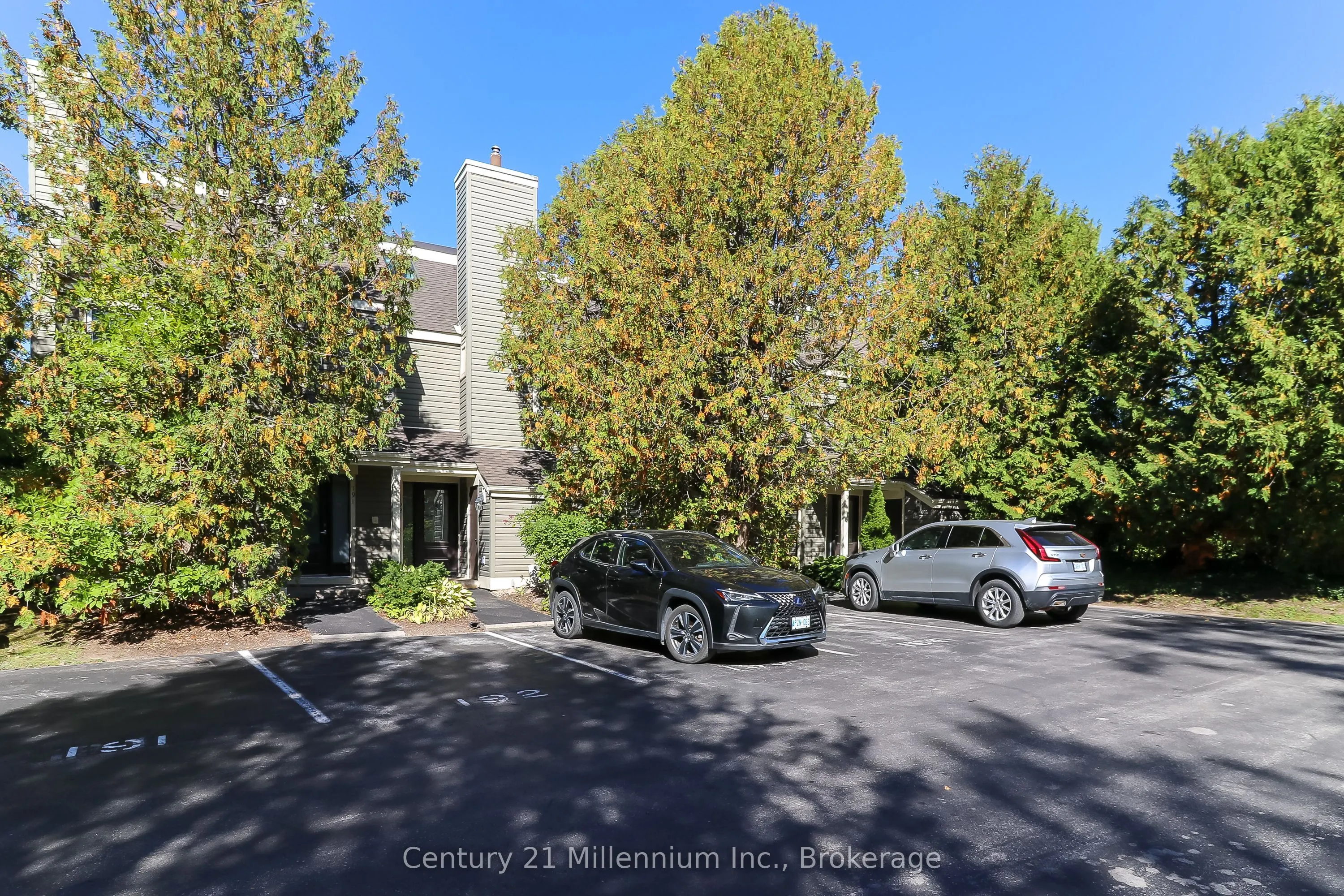 194 Escarpment Crescent, #4
