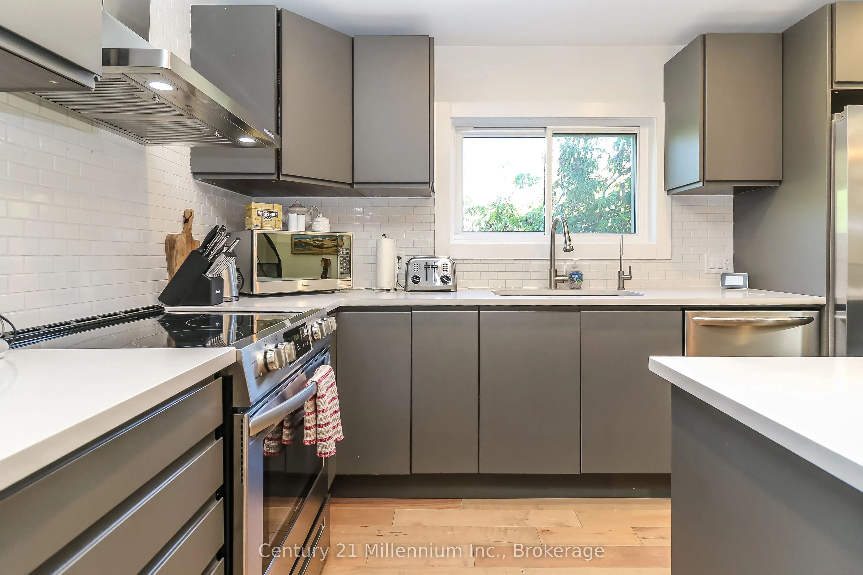 194 Escarpment Crescent, #4