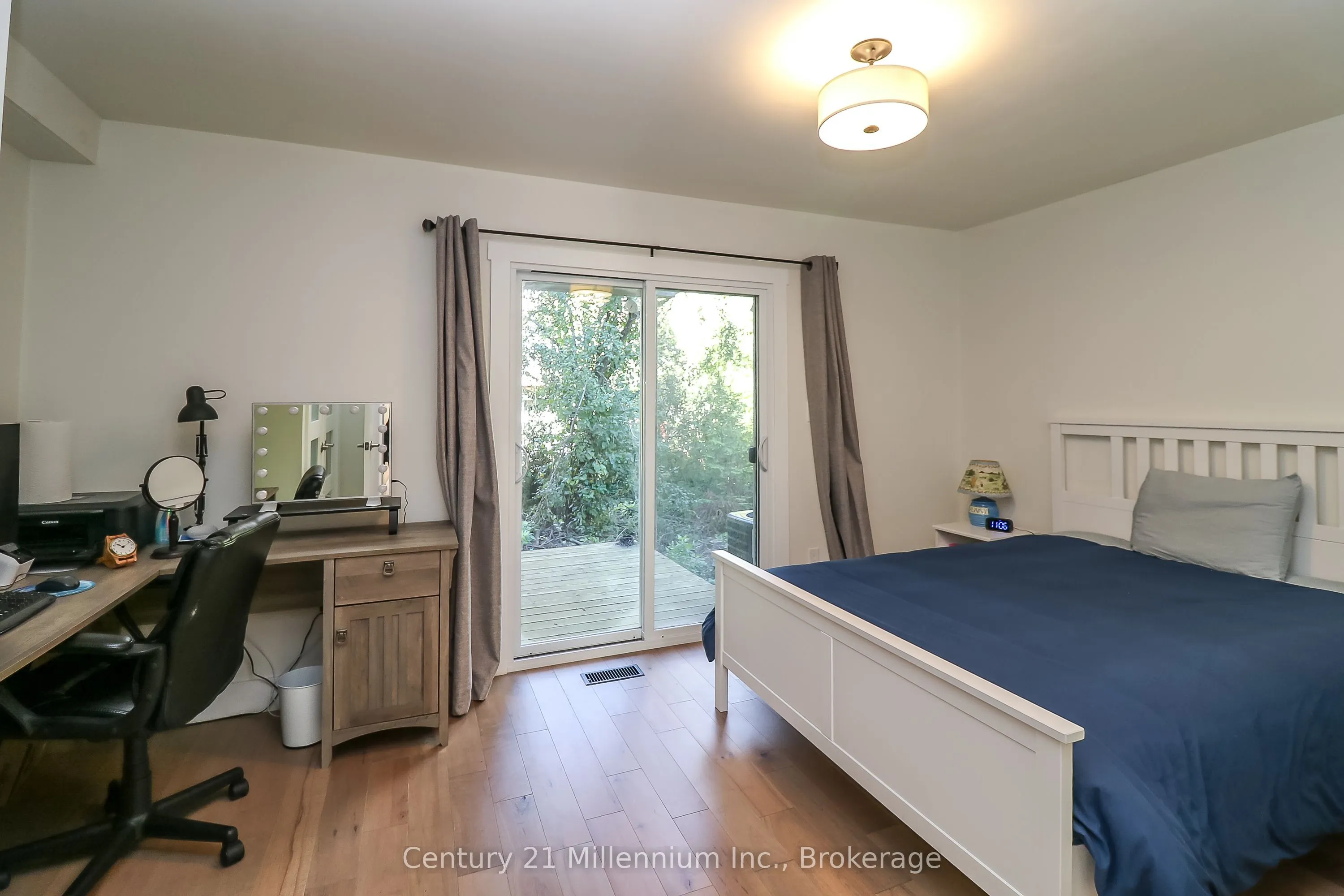 194 Escarpment Crescent, #4