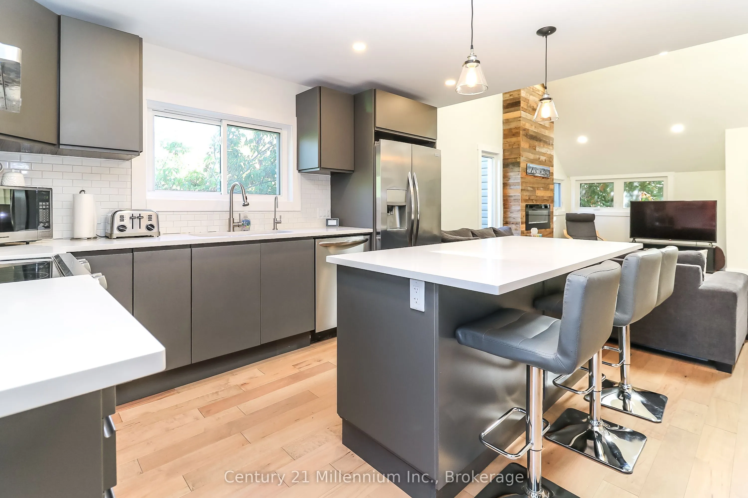 194 Escarpment Crescent, #4