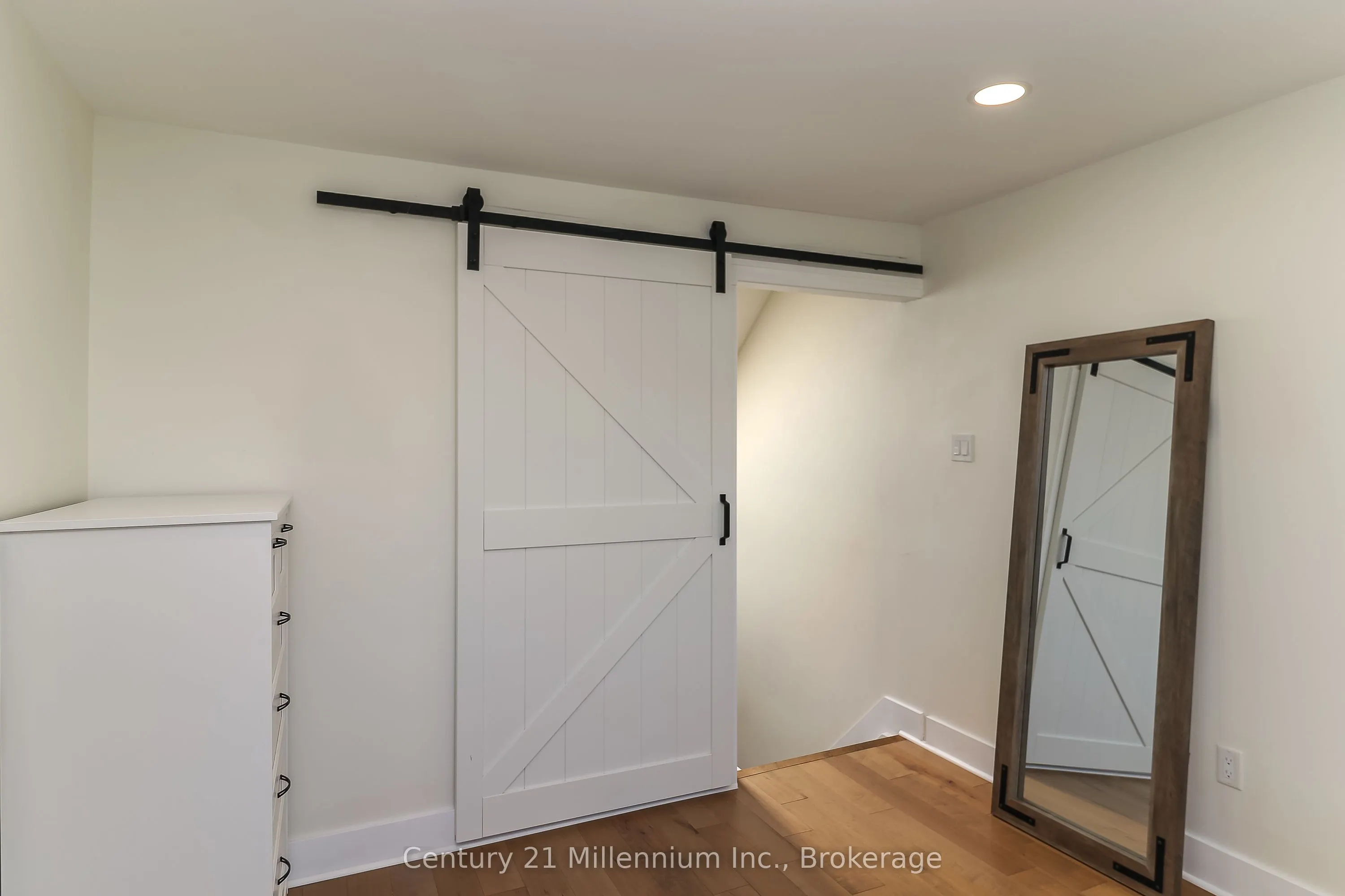 194 Escarpment Crescent, #4