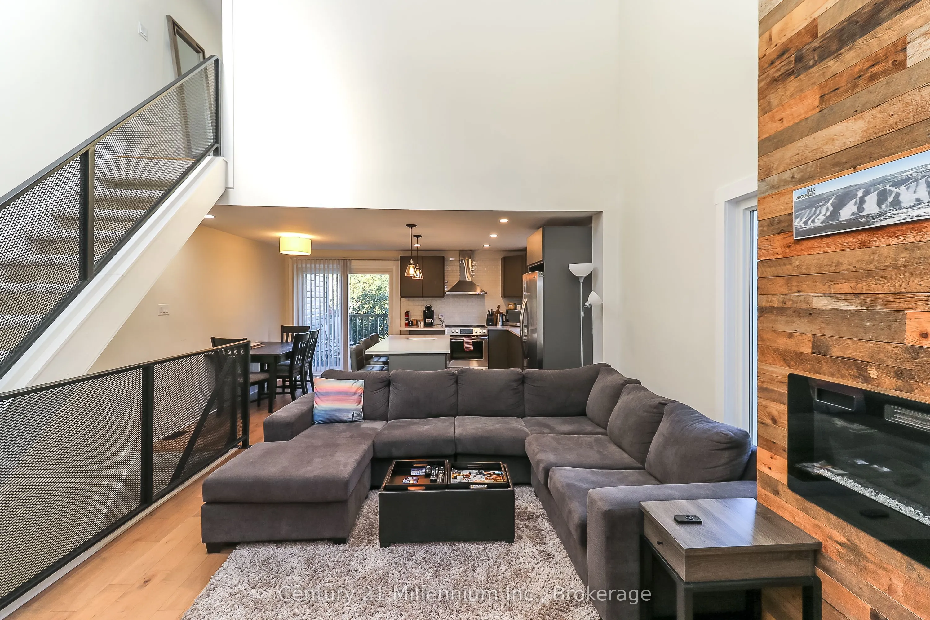 194 Escarpment Crescent, #4