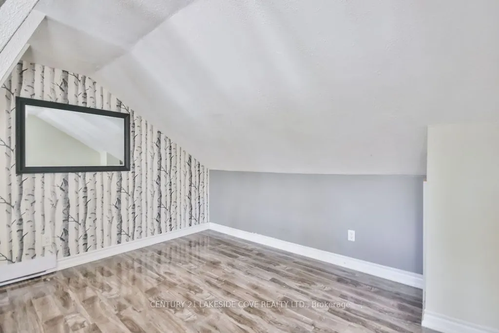 81 Laguna Parkway N