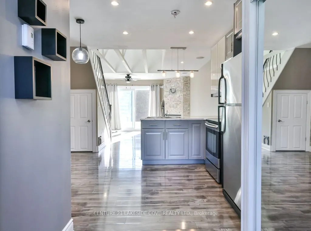 81 Laguna Parkway N