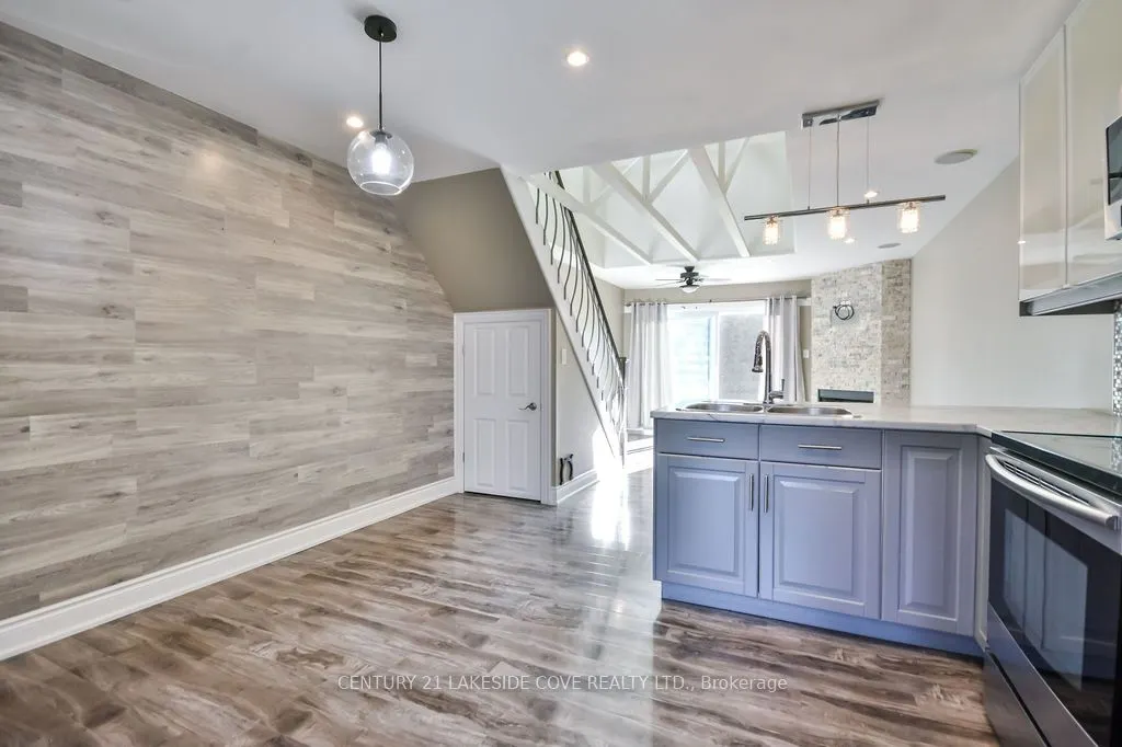 81 Laguna Parkway N