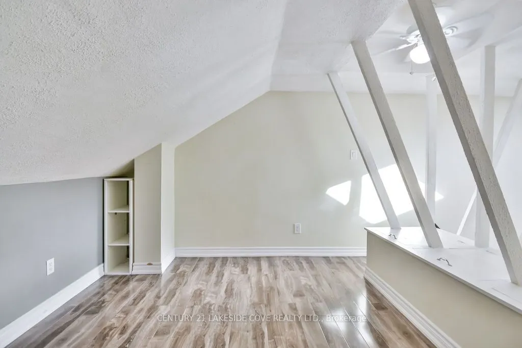 81 Laguna Parkway N