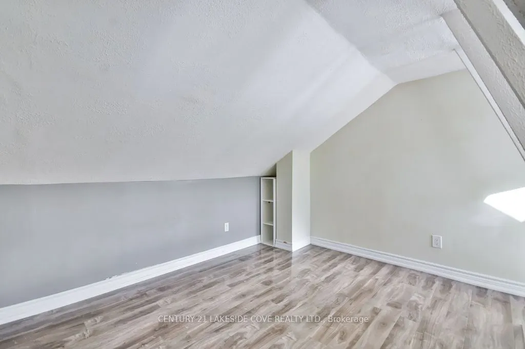 81 Laguna Parkway N