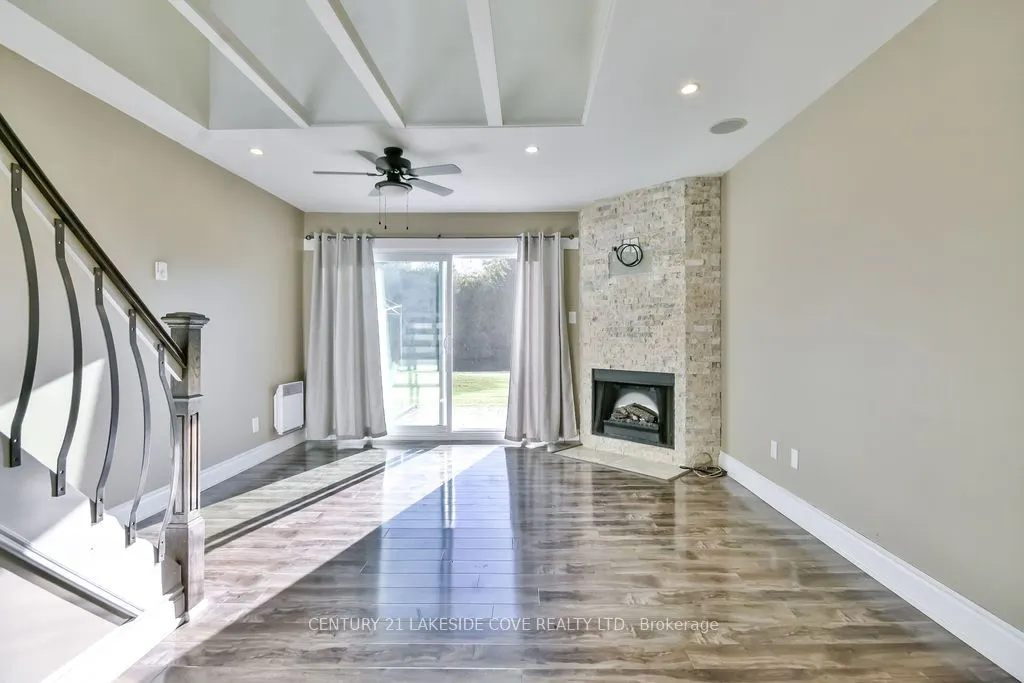 81 Laguna Parkway N