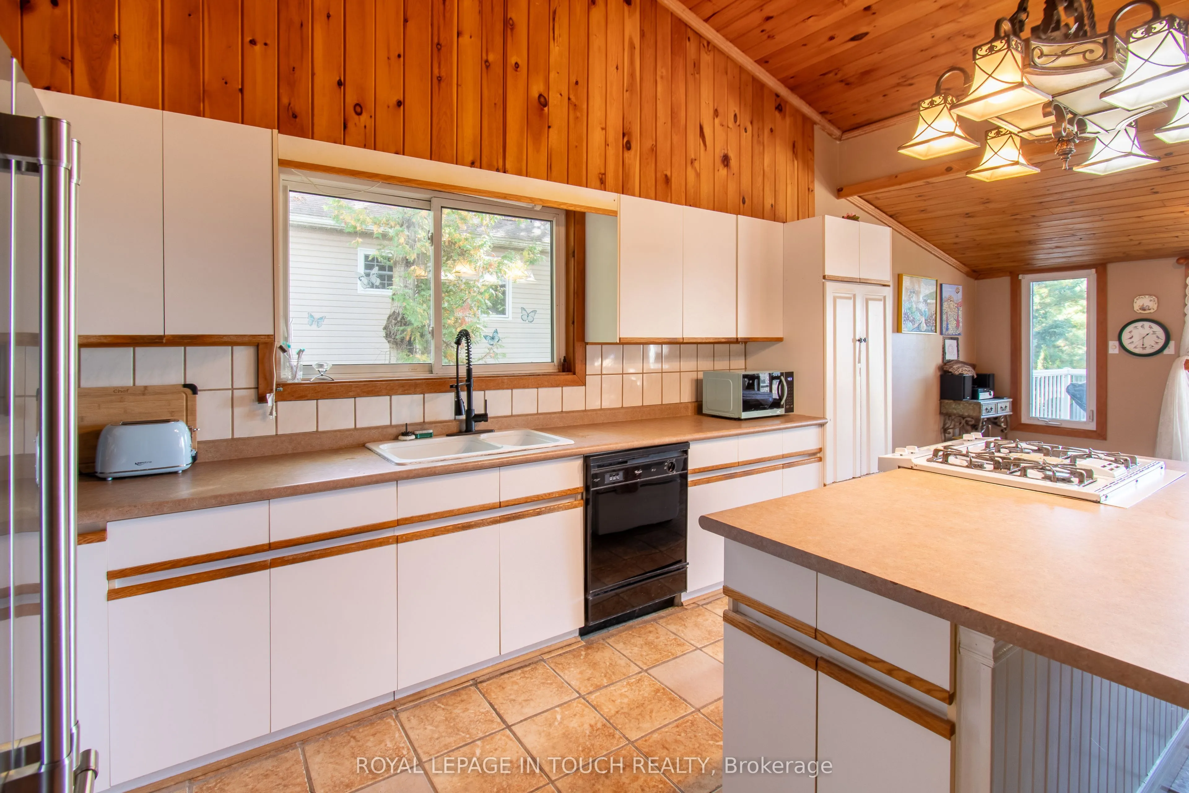64 Wahnekewening Drive