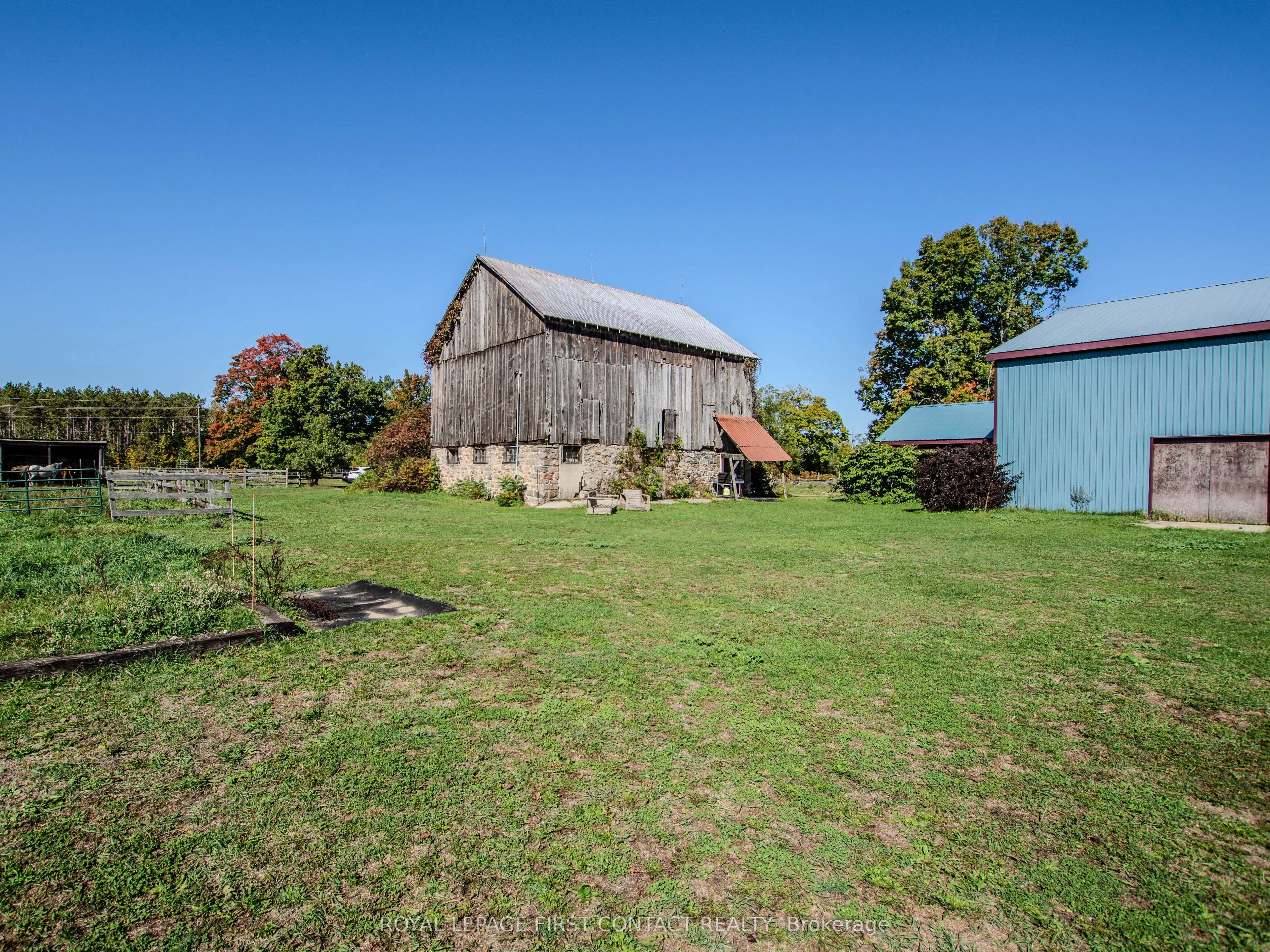 2041 Flos 4 Road W