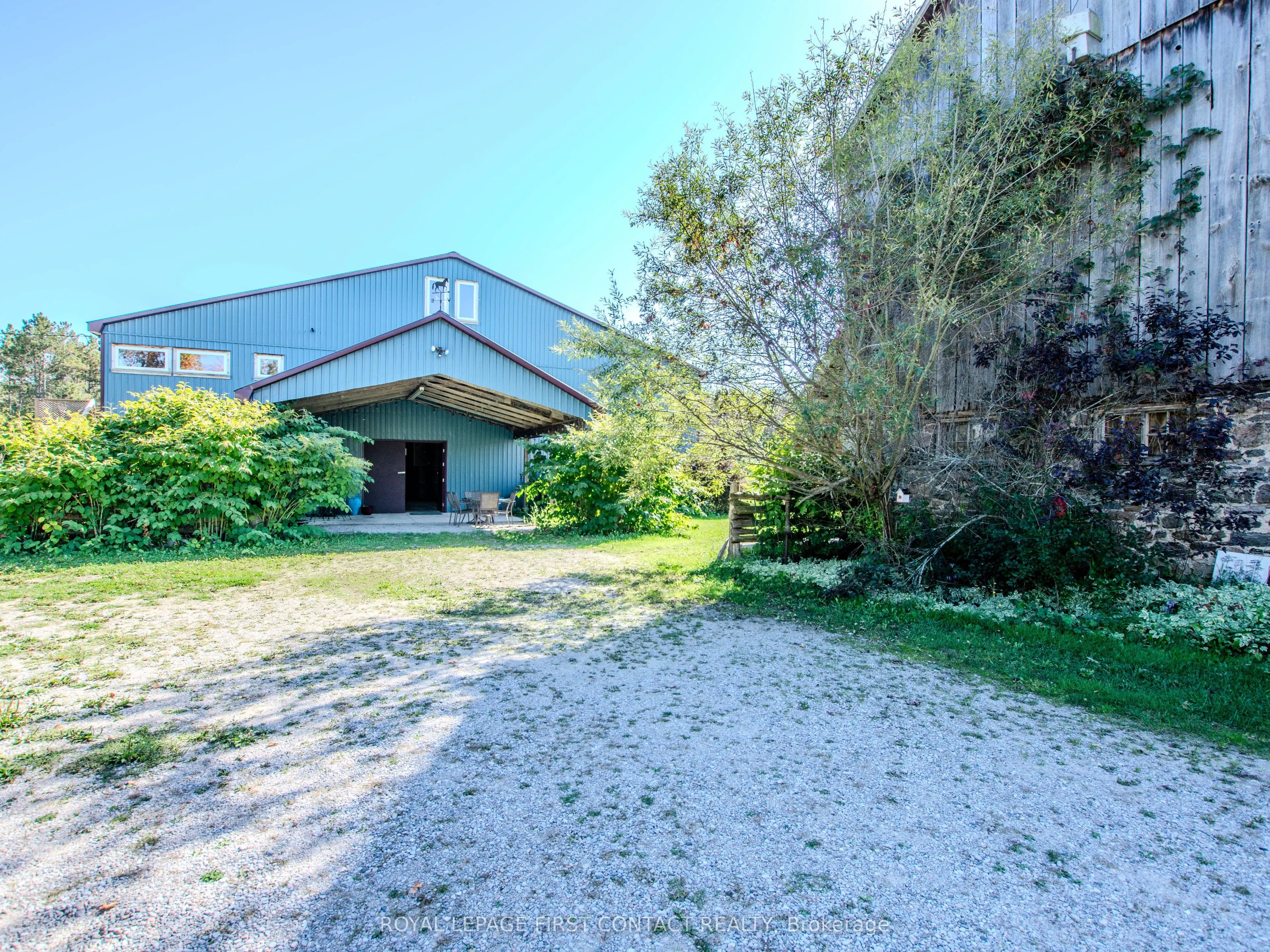 2041 Flos 4 Road W