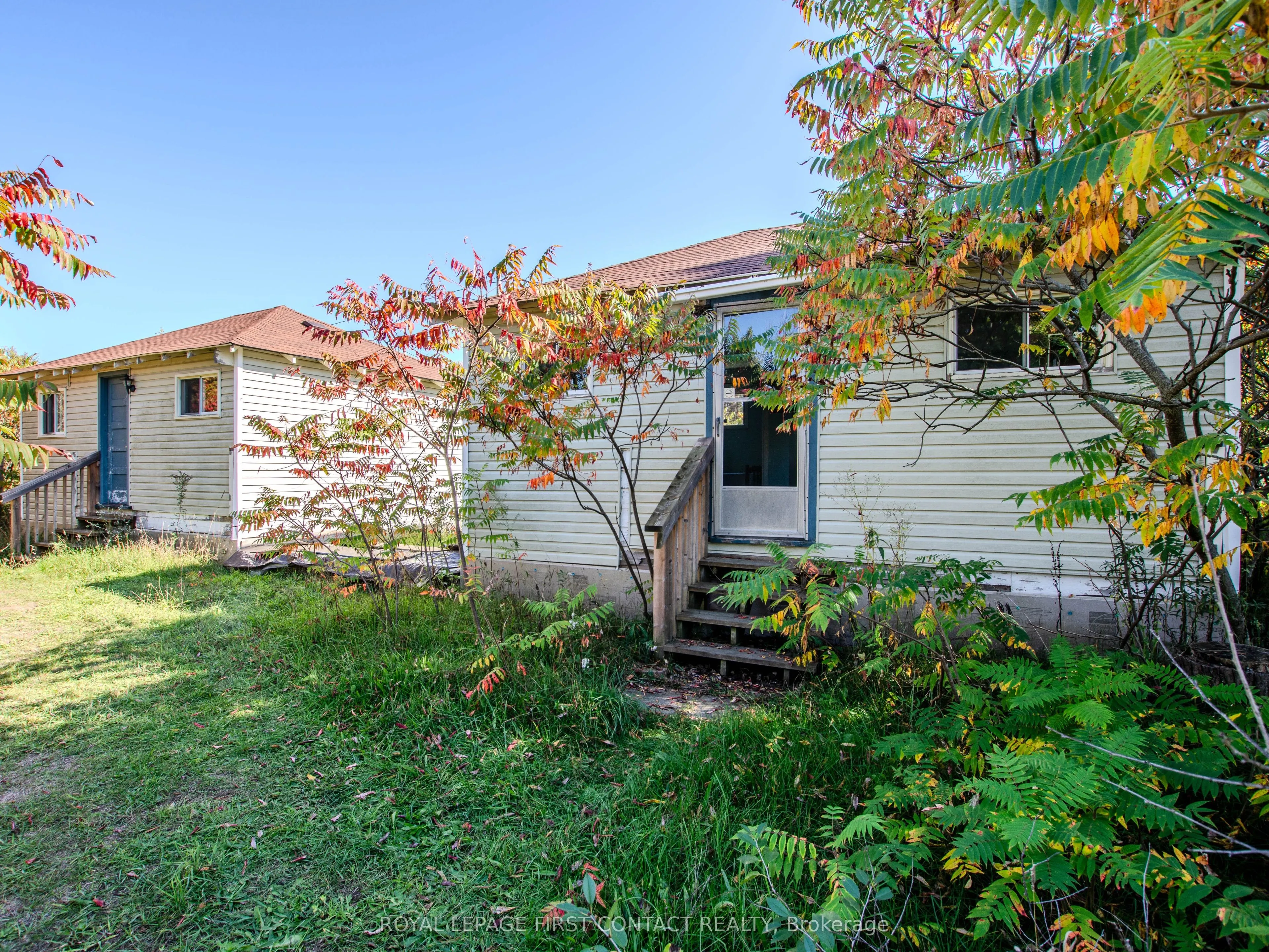 2041 Flos 4 Road W