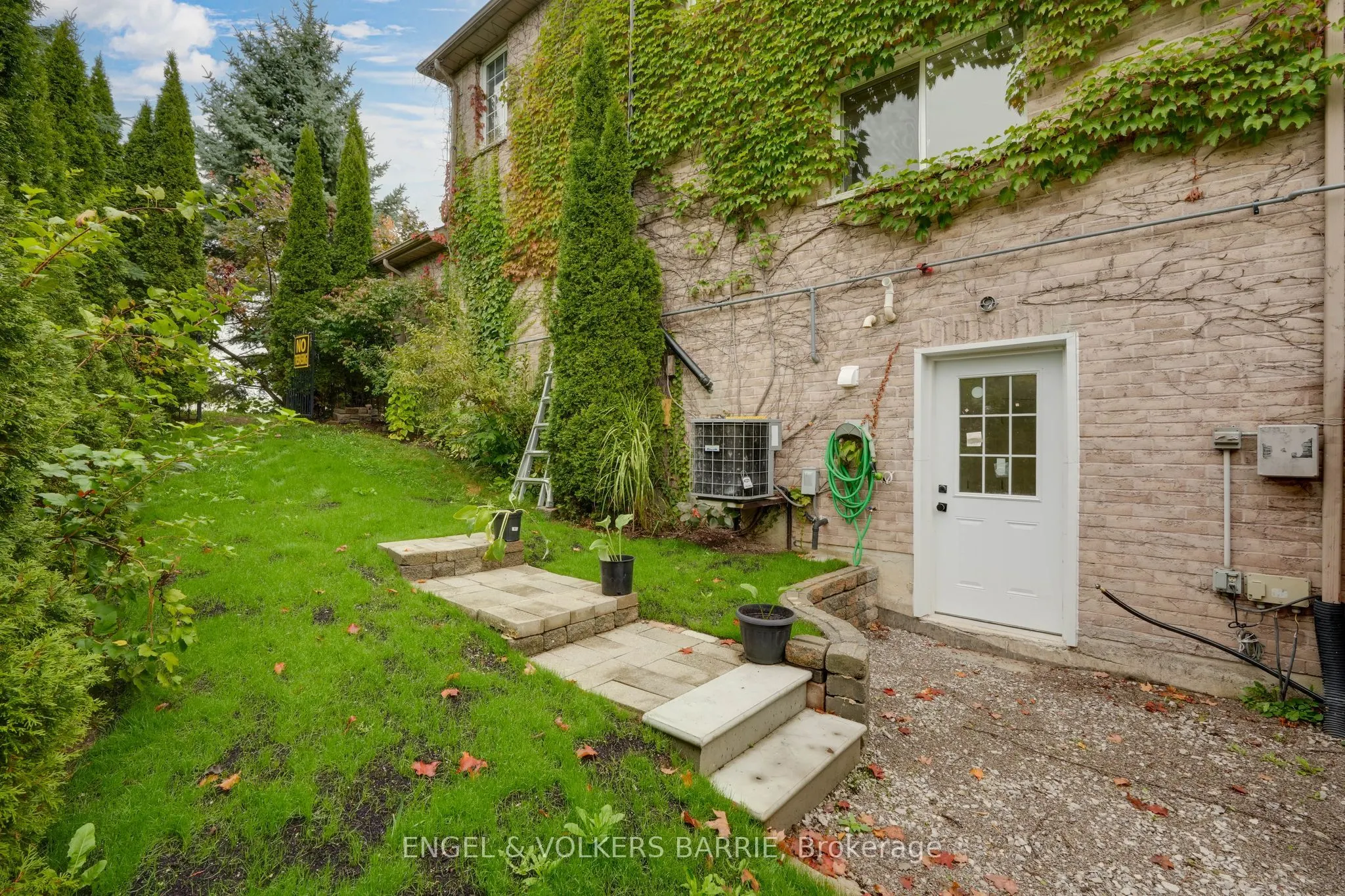 19 Northview Crescent