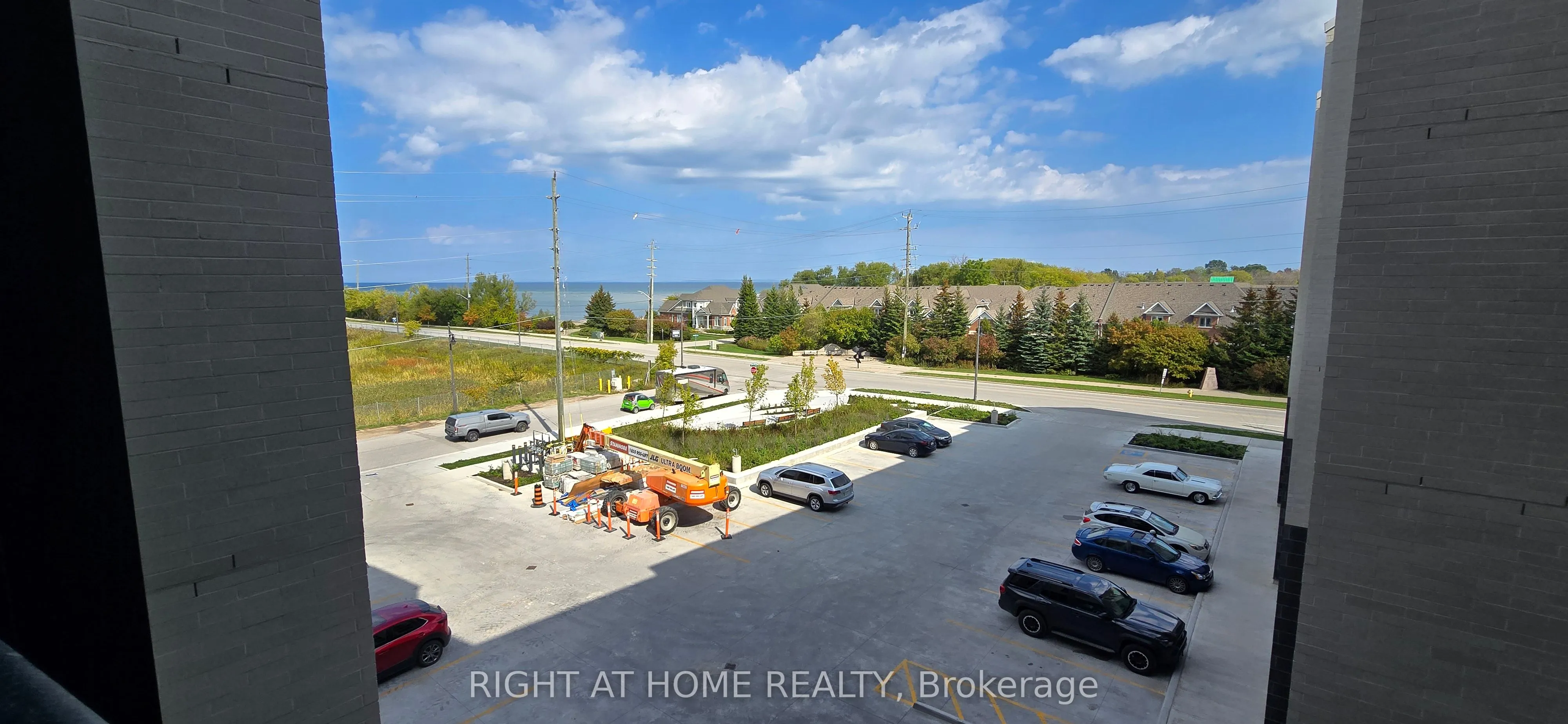 31 Huron Street, #327