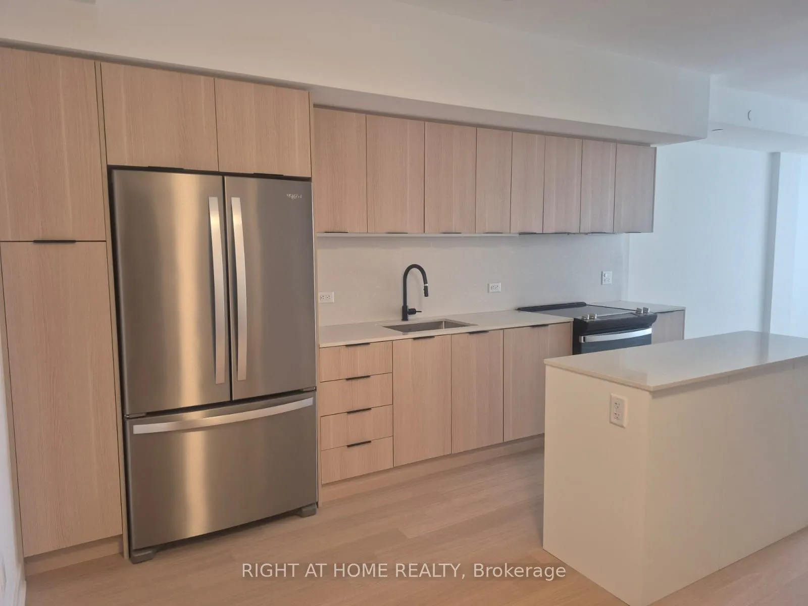 31 Huron Street, #327