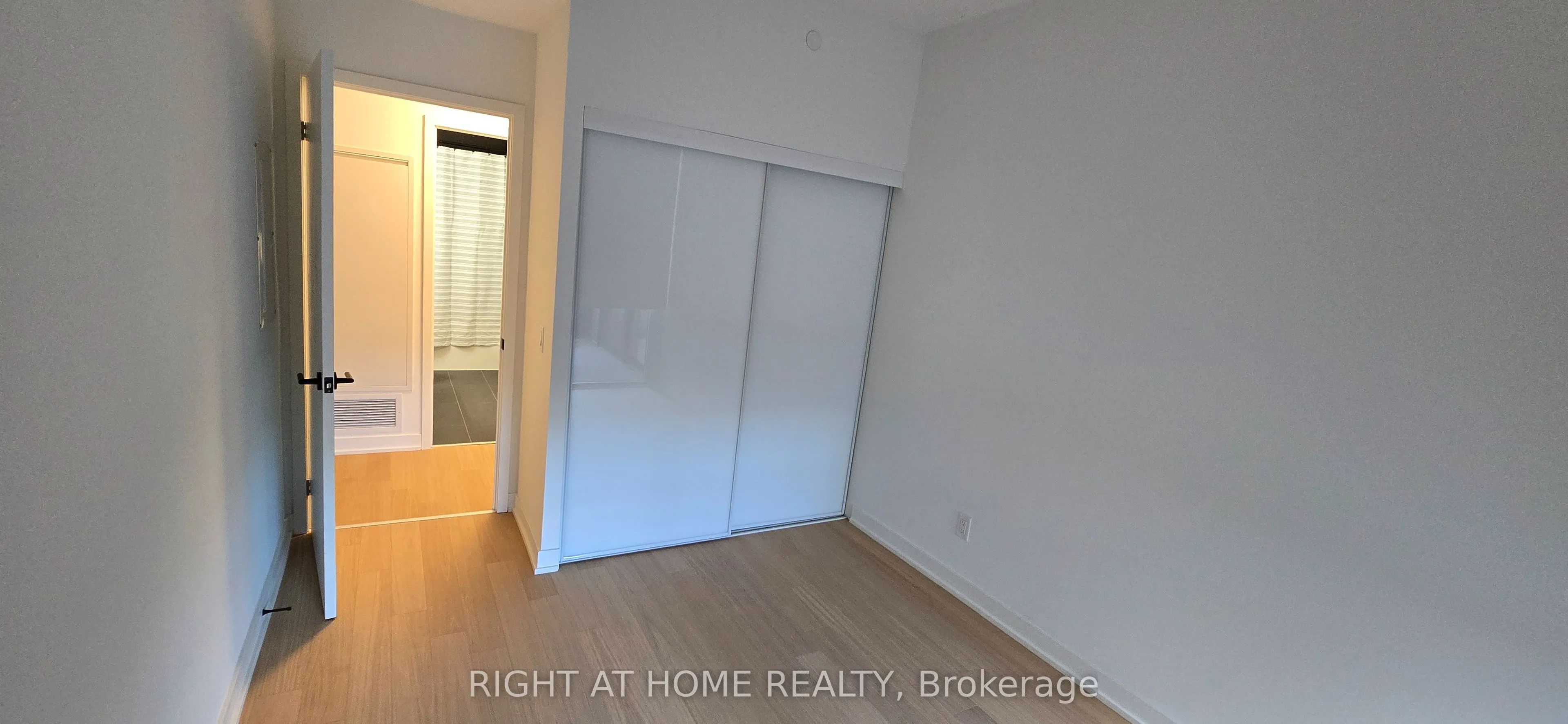 31 Huron Street, #327