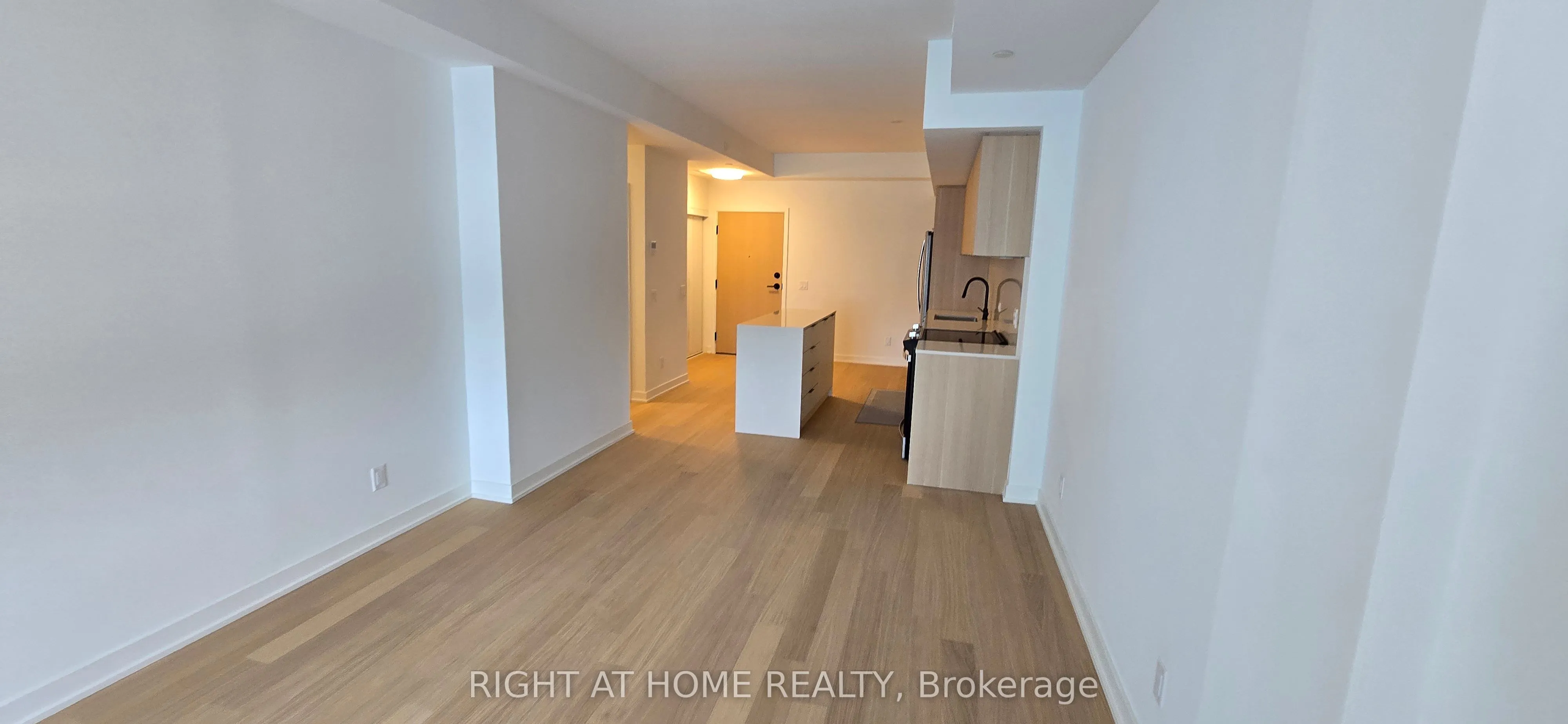 31 Huron Street, #327