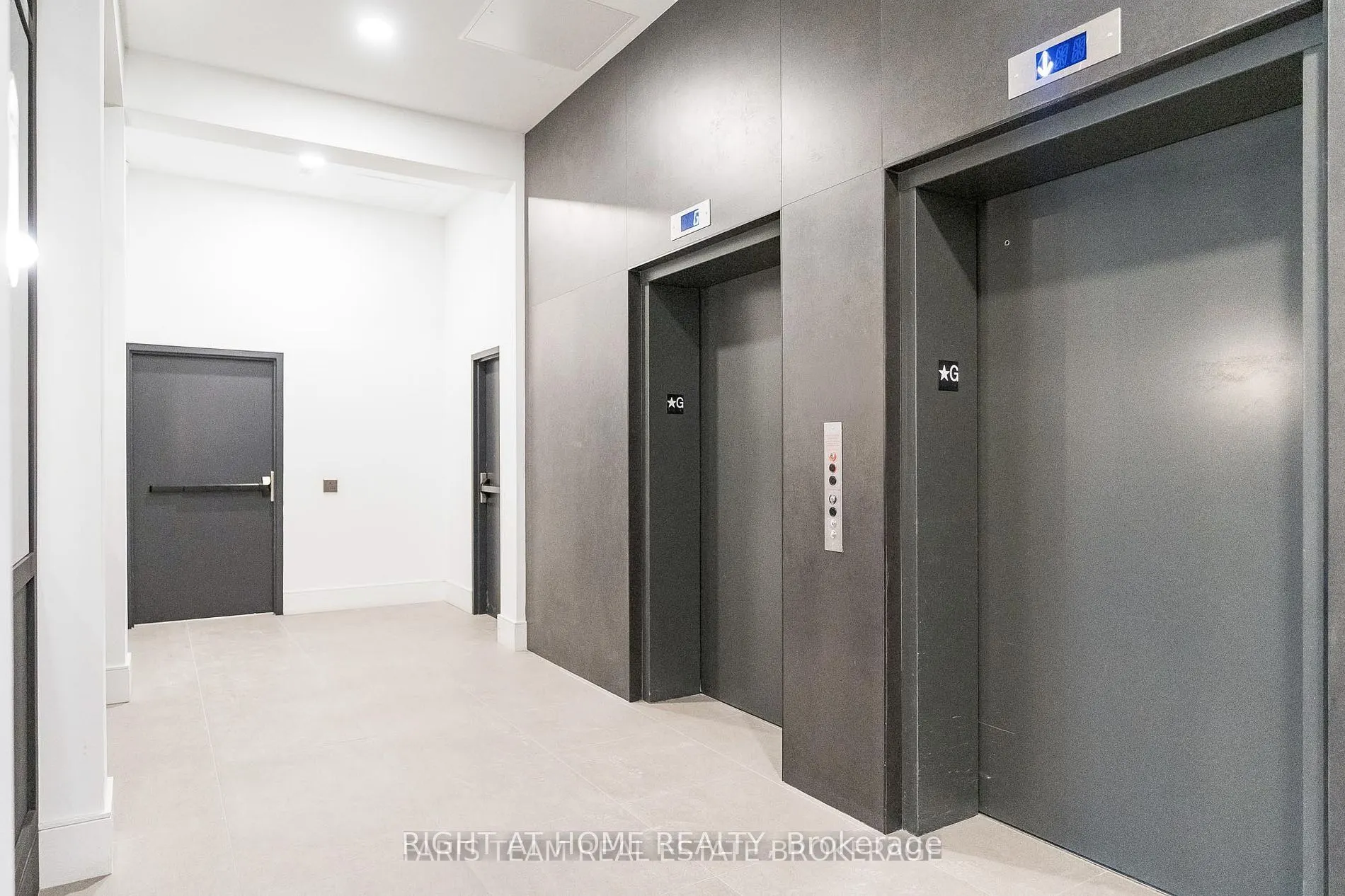 31 Huron Street, #327