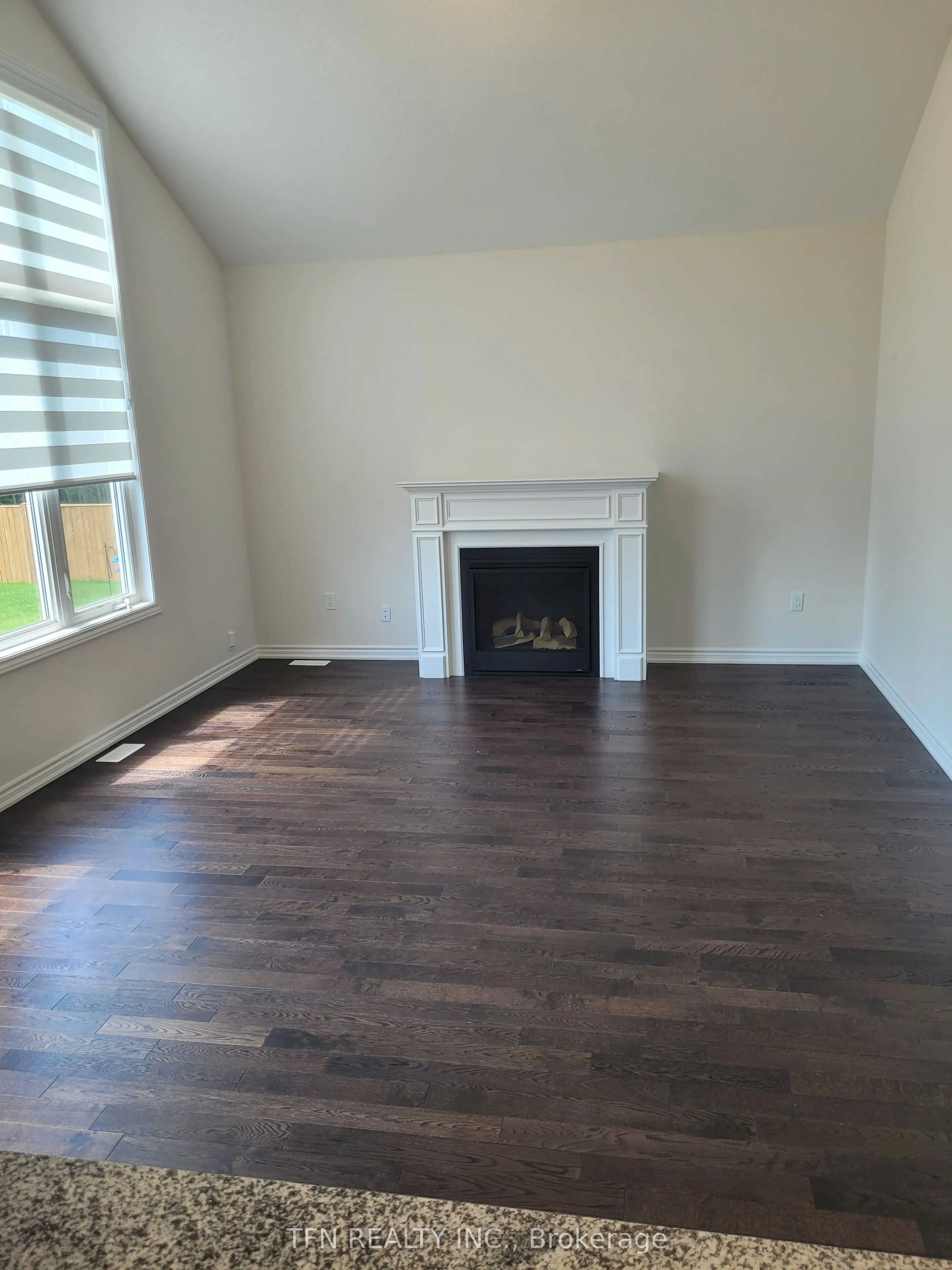 3213 Mosley Street