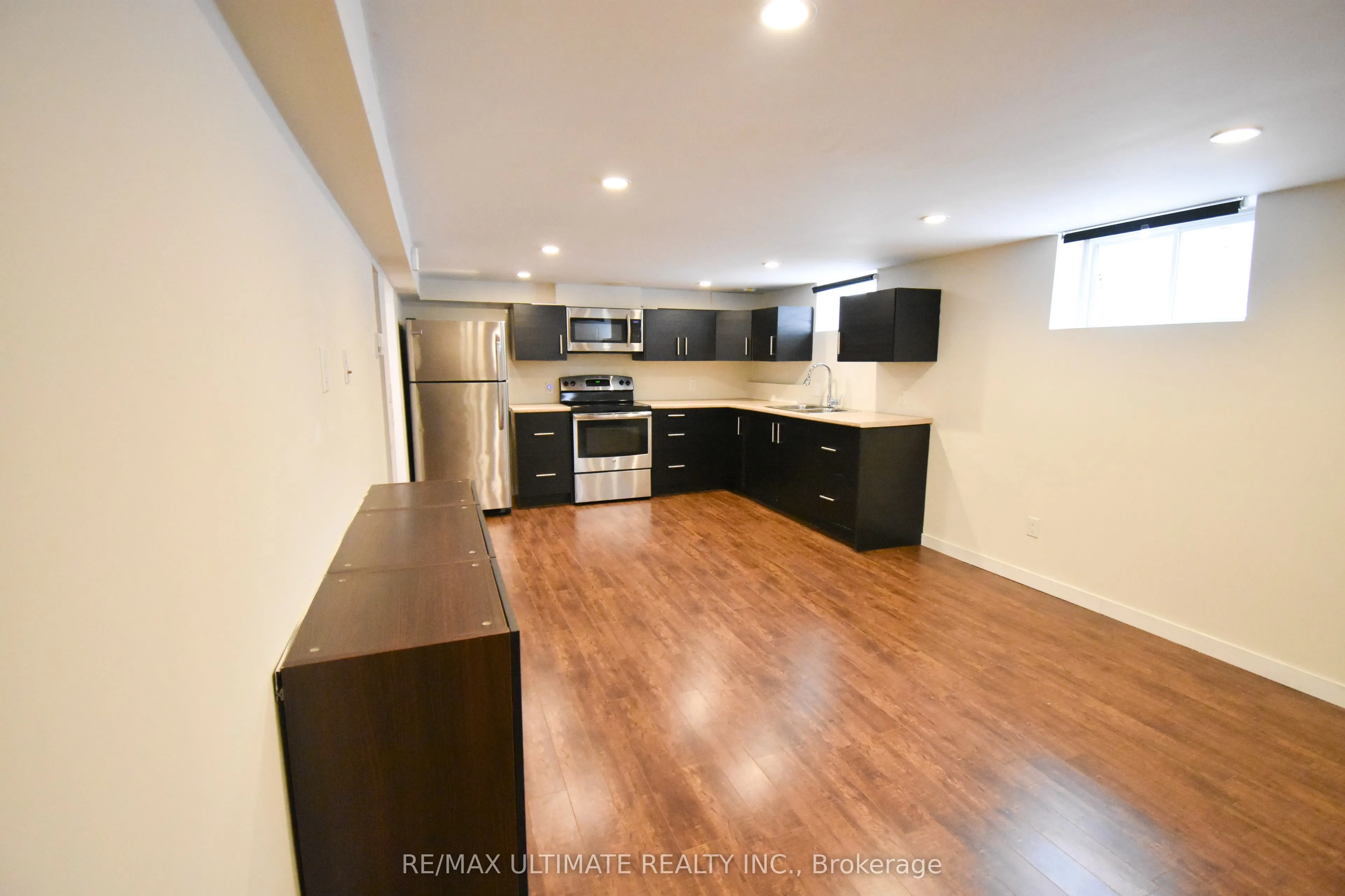 205 Innisfil Street, #B