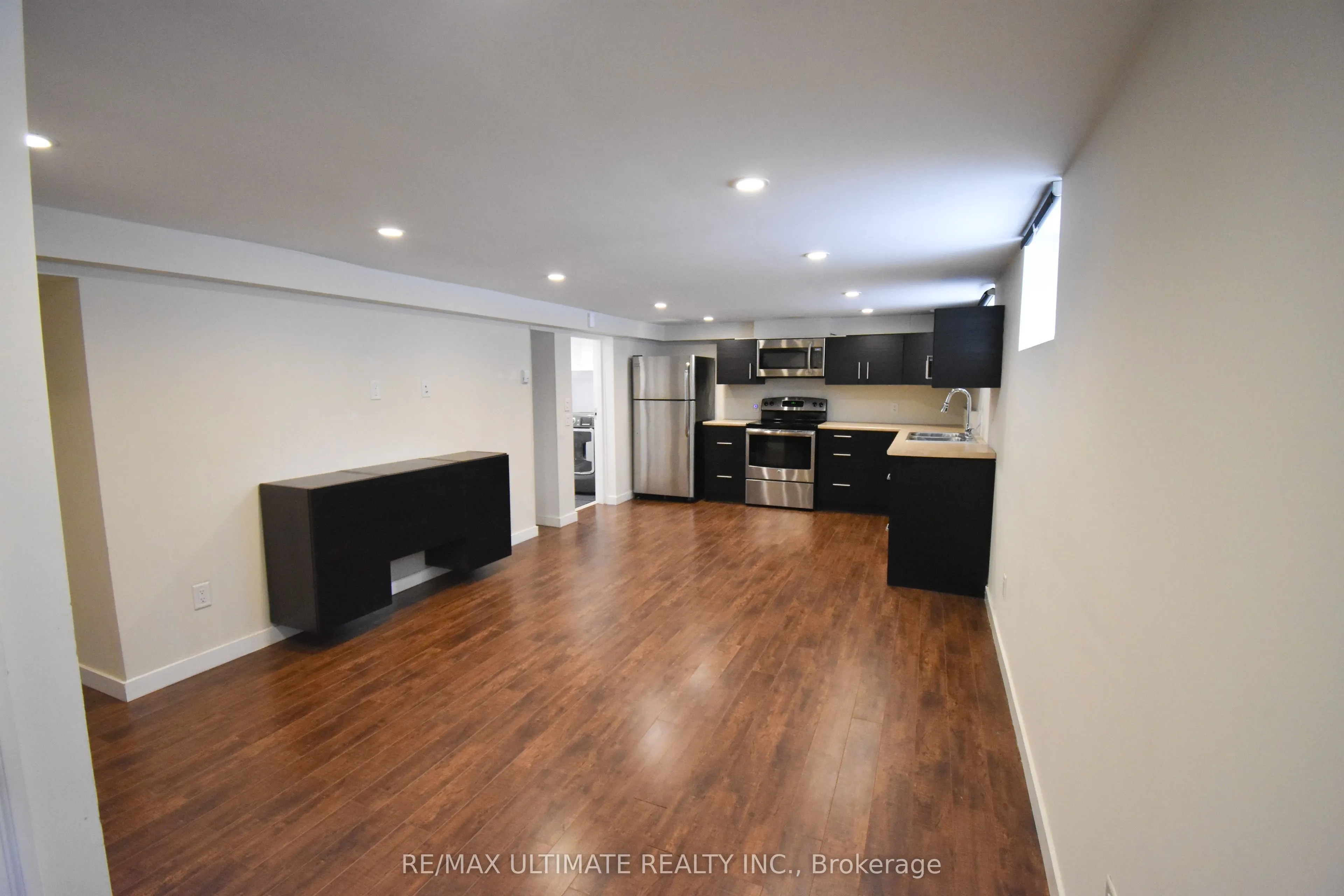 205 Innisfil Street, #B