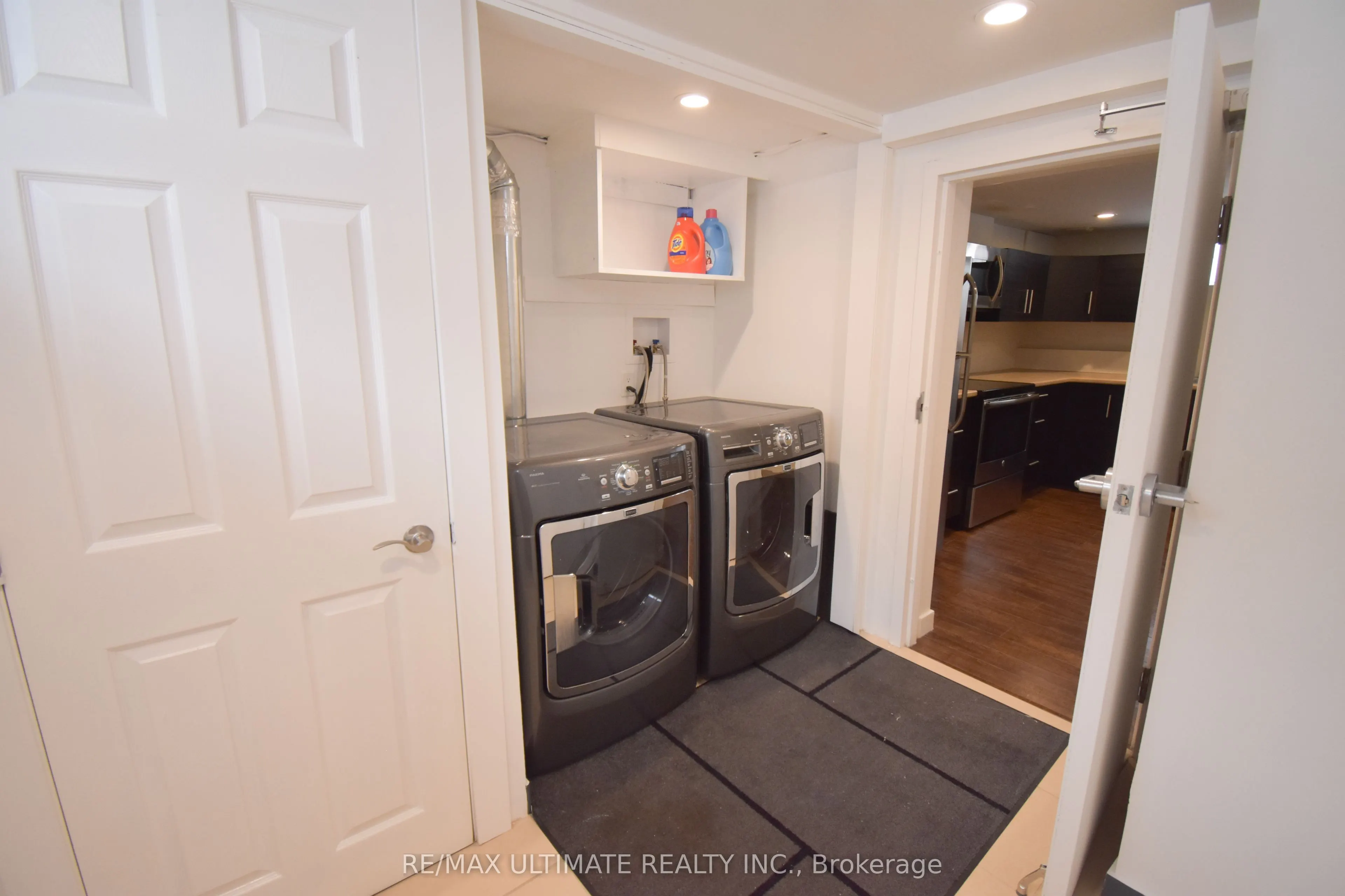 205 Innisfil Street, #B