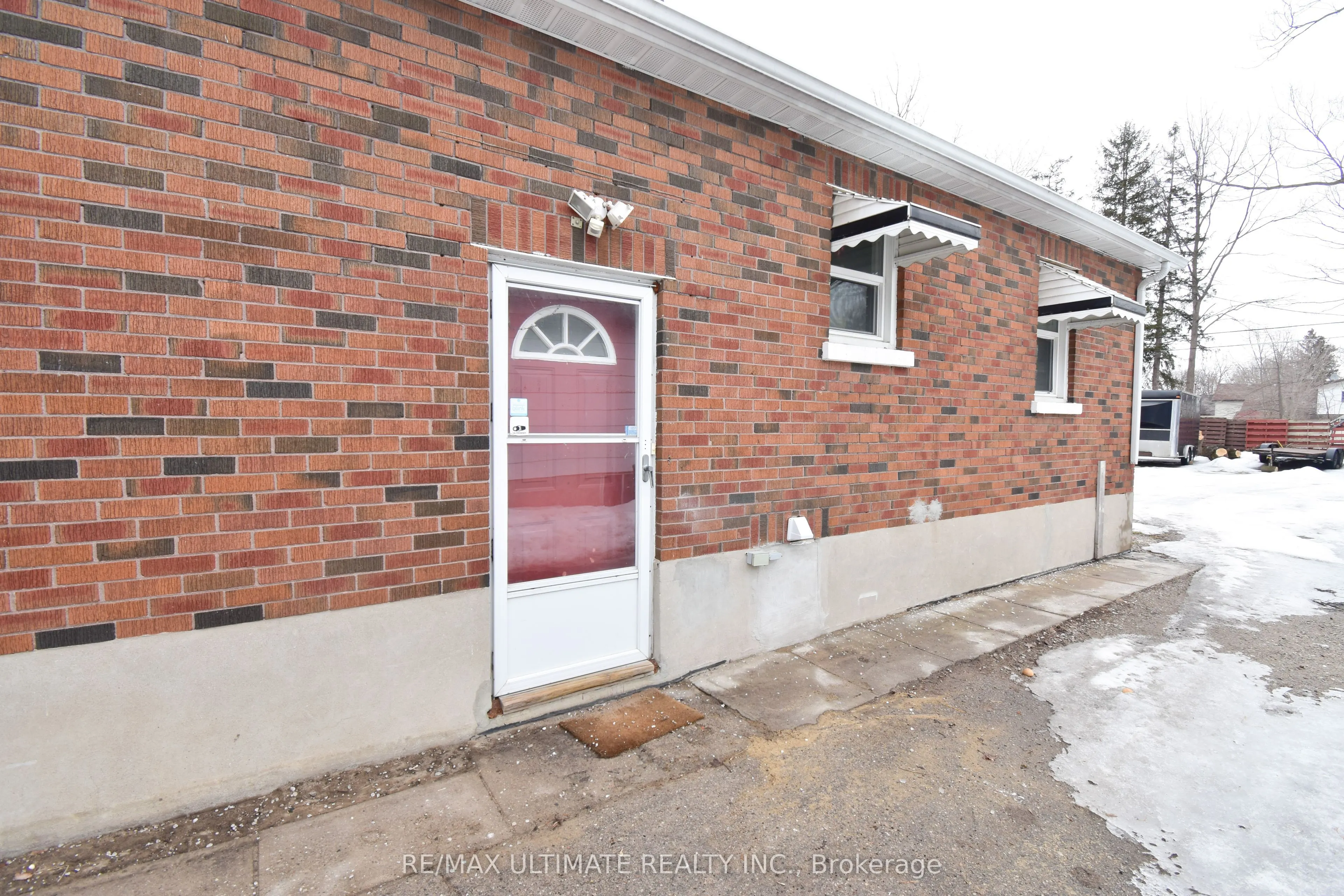 205 Innisfil Street, #B