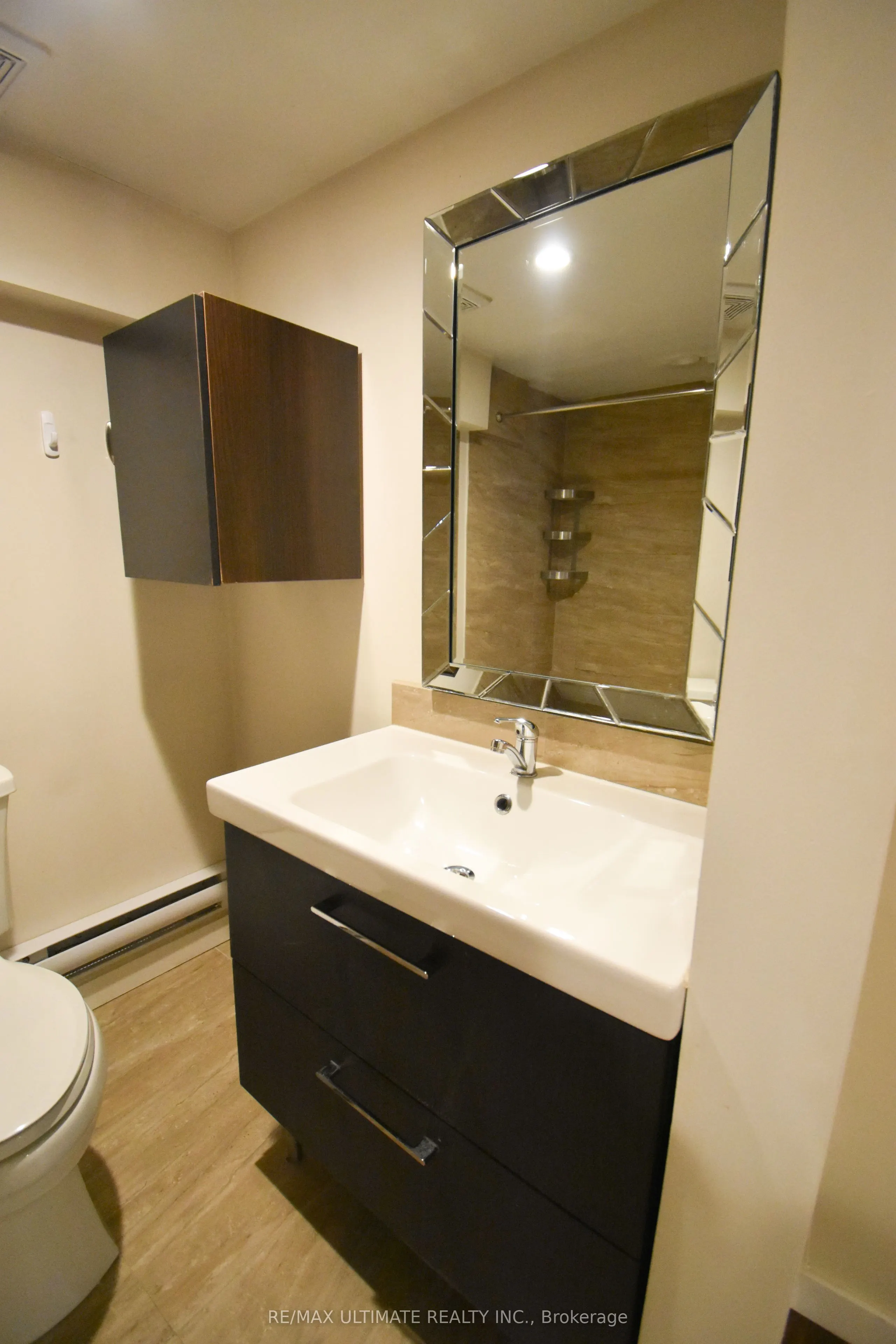 205 Innisfil Street, #B