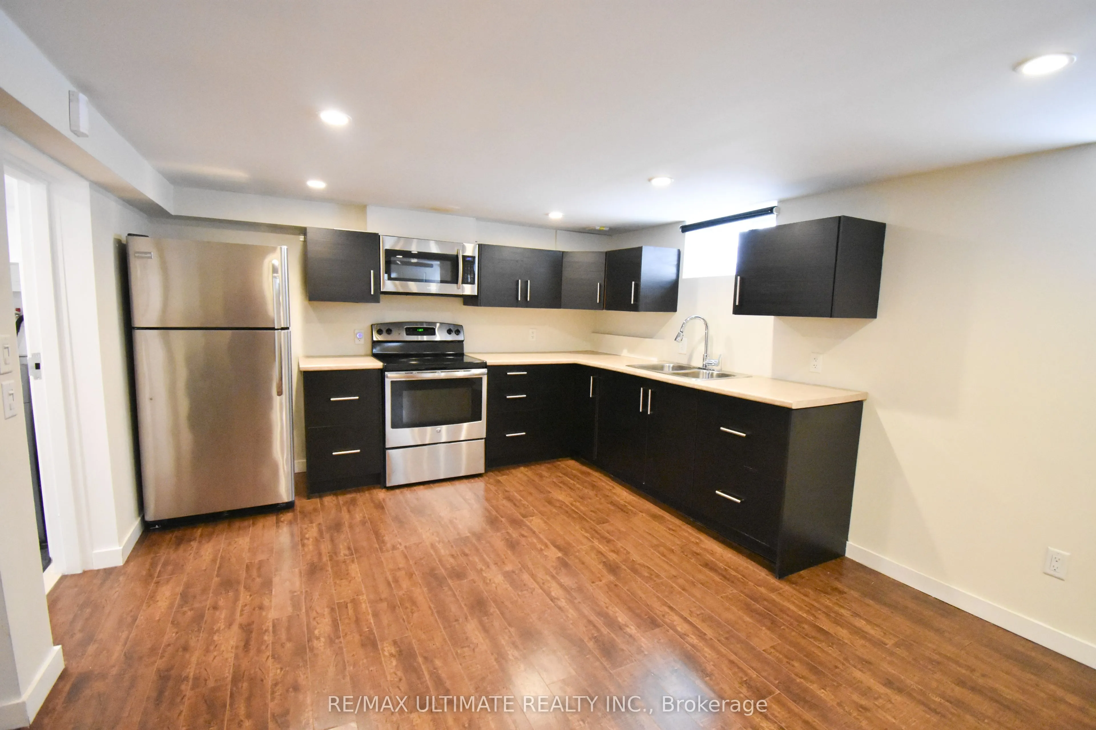 205 Innisfil Street, #B