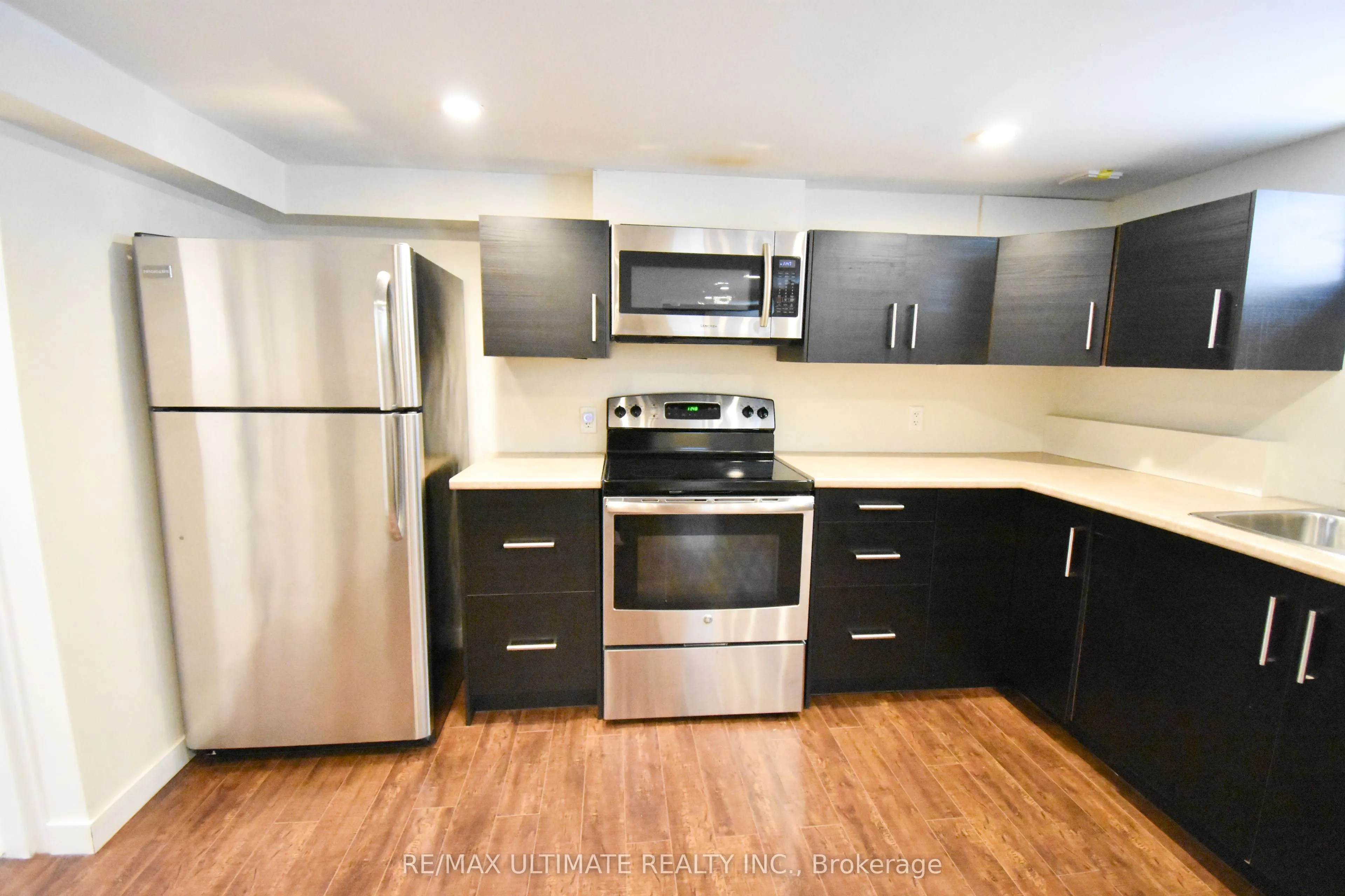 205 Innisfil Street, #B