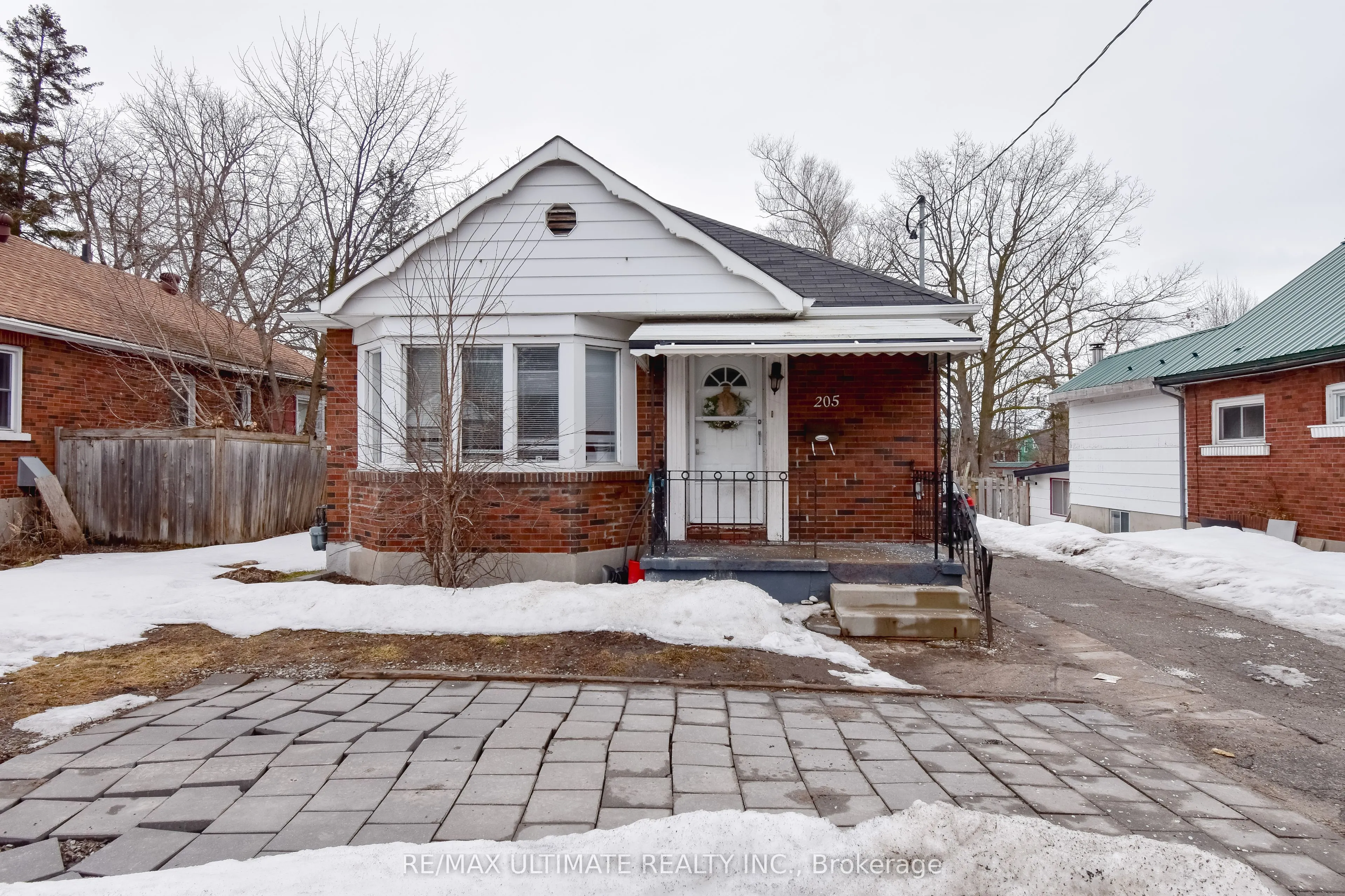 205 Innisfil Street, #B