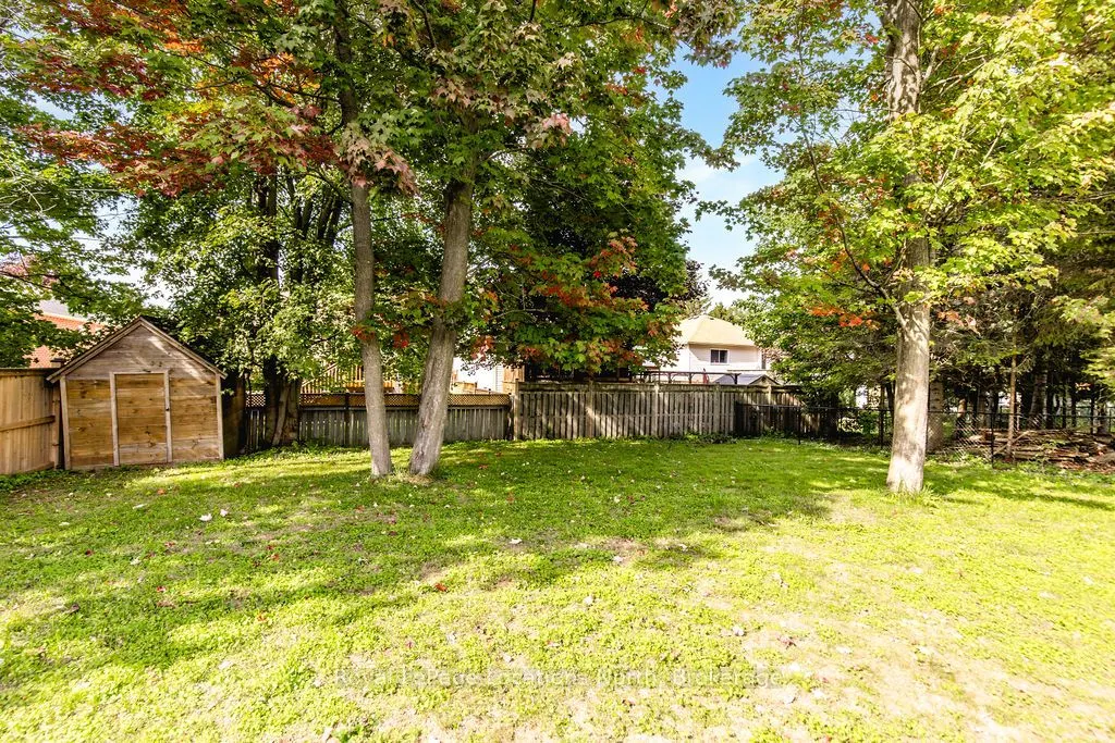 52 ROYAL BEECH Drive