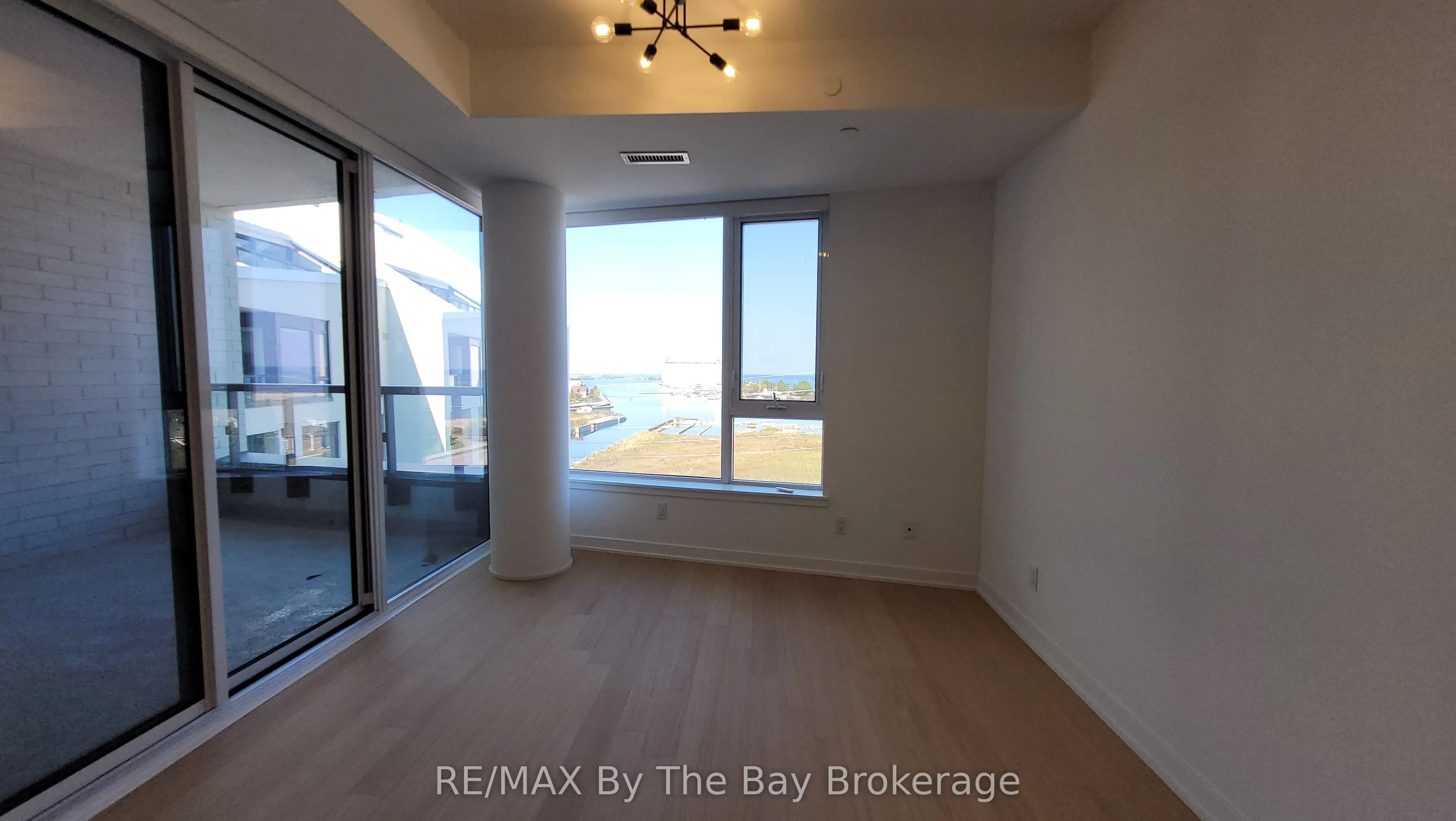 31 Huron Street, #502