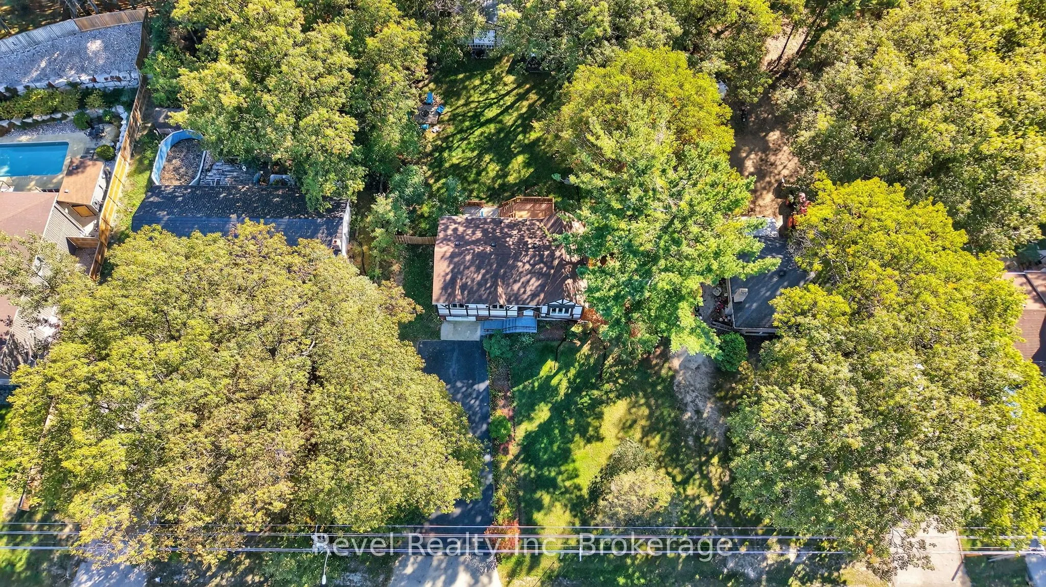 203 KNOX Road W