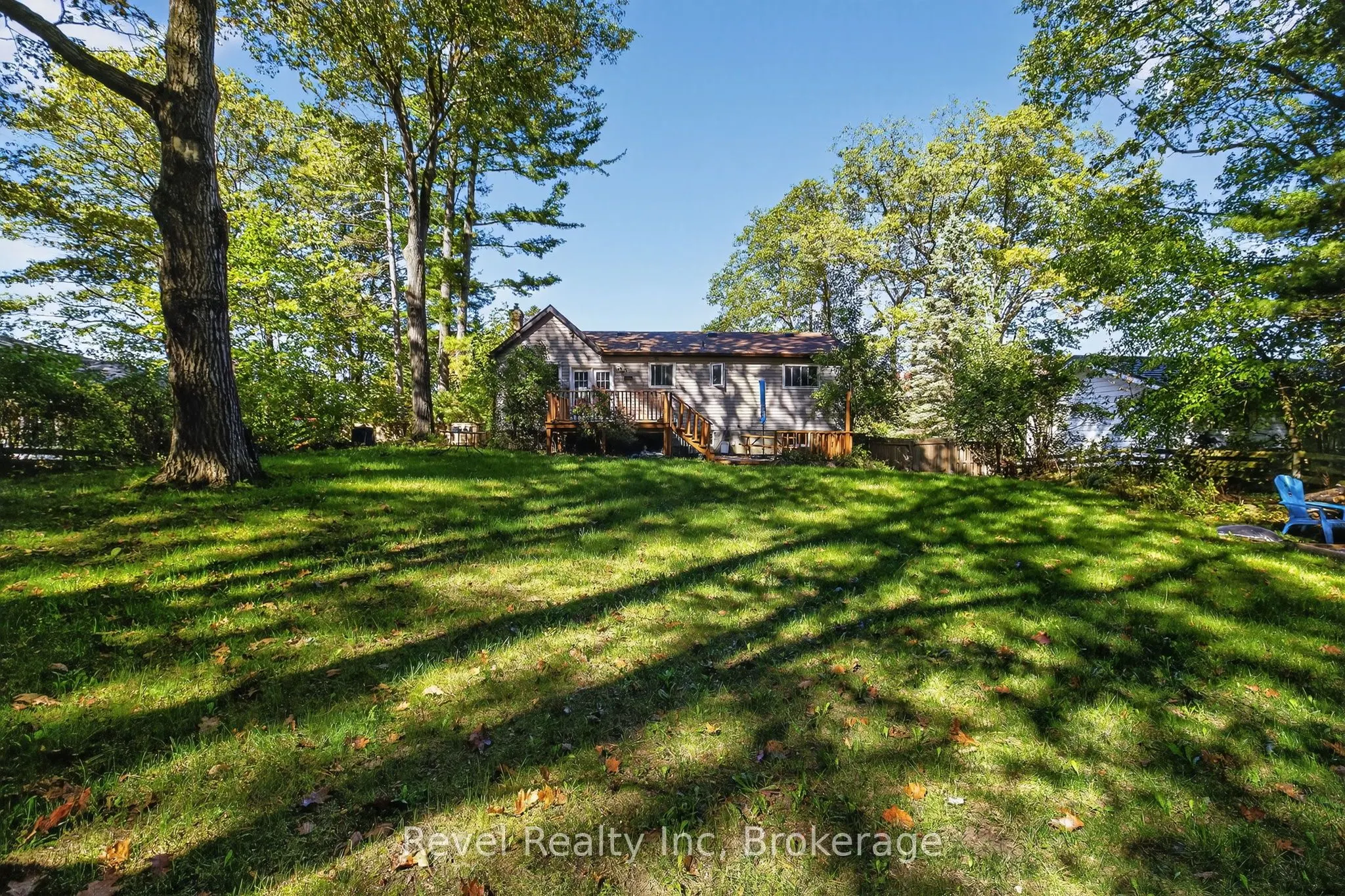 203 KNOX Road W