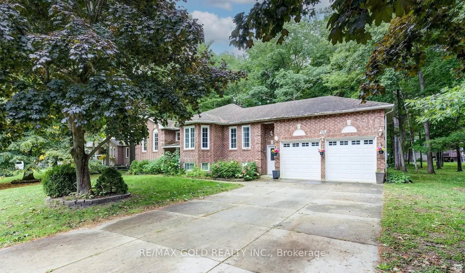 39 Downer Crescent