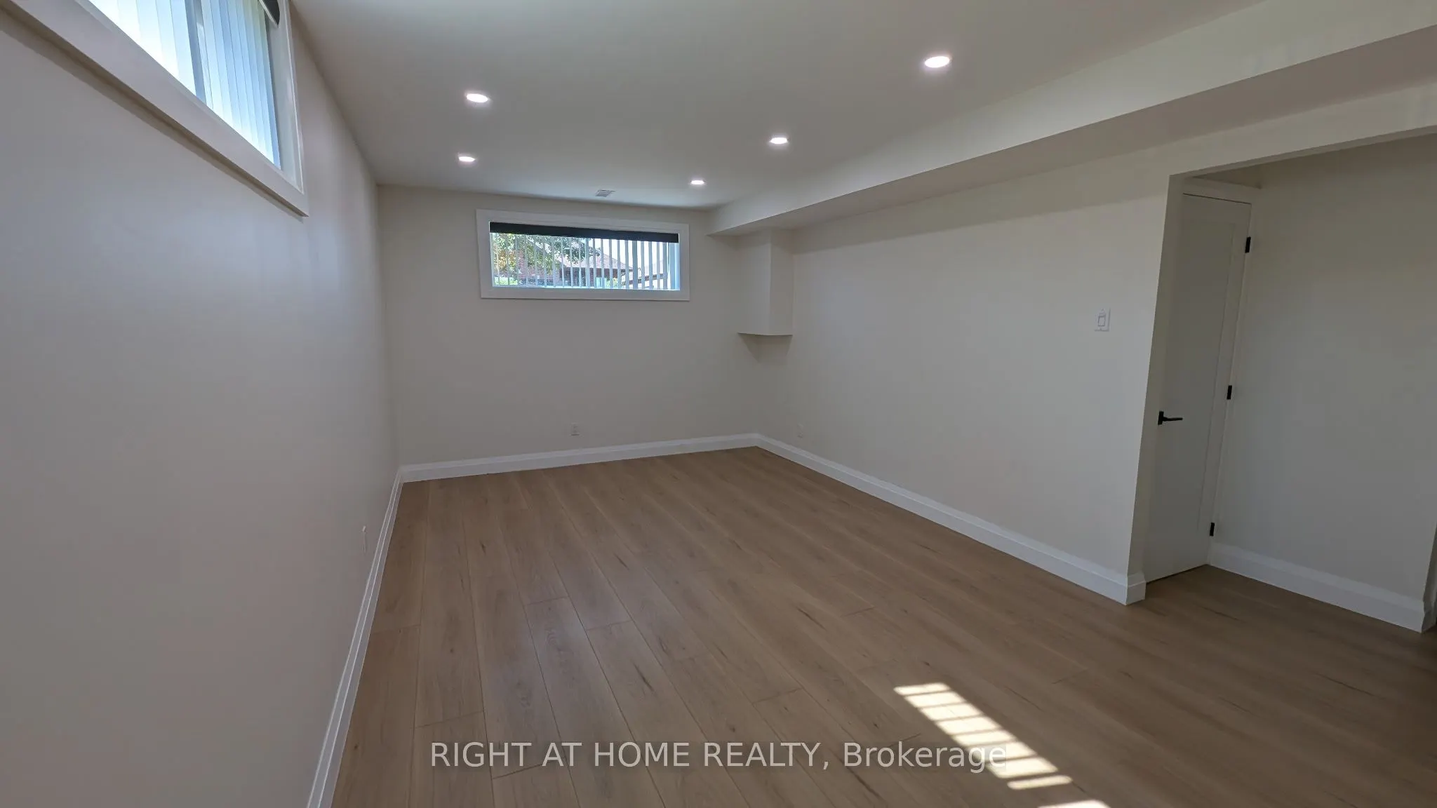 100 Seline Crescent, #- Lower Level