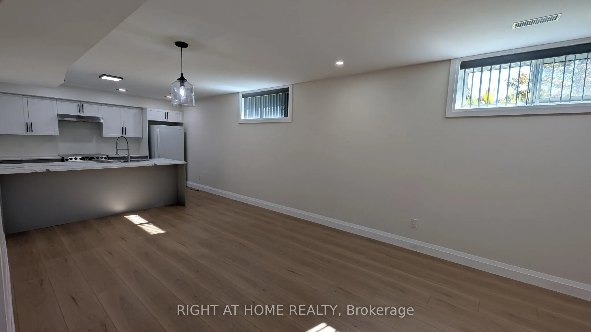 100 Seline Crescent, #- Lower Level