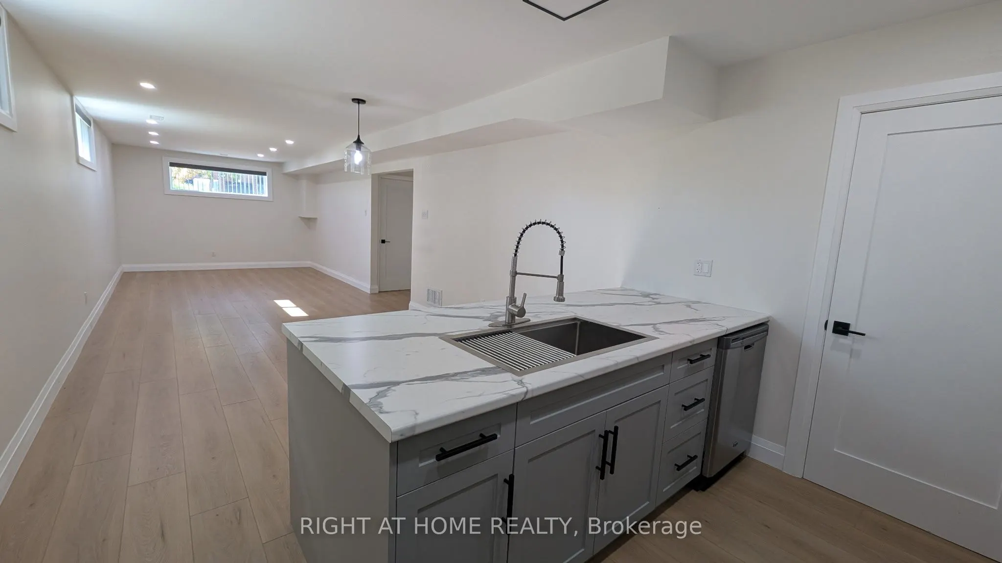 100 Seline Crescent, #- Lower Level