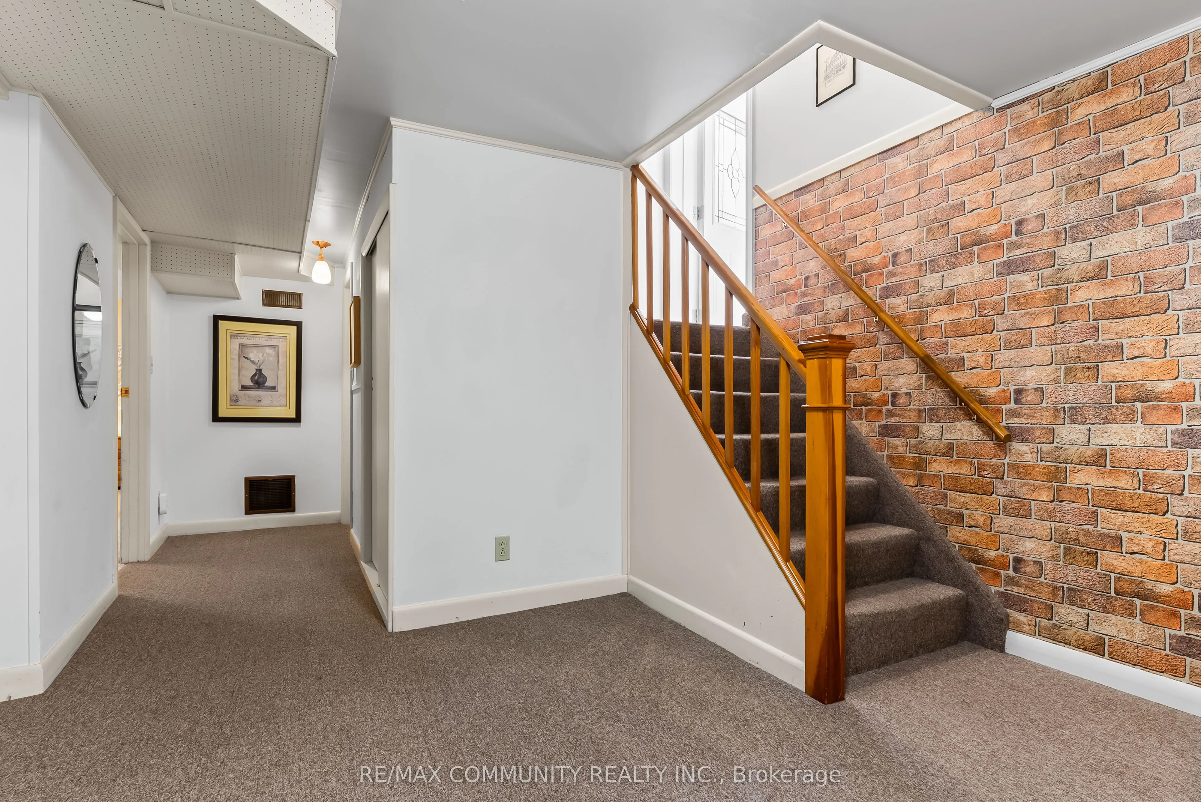 287 John Street