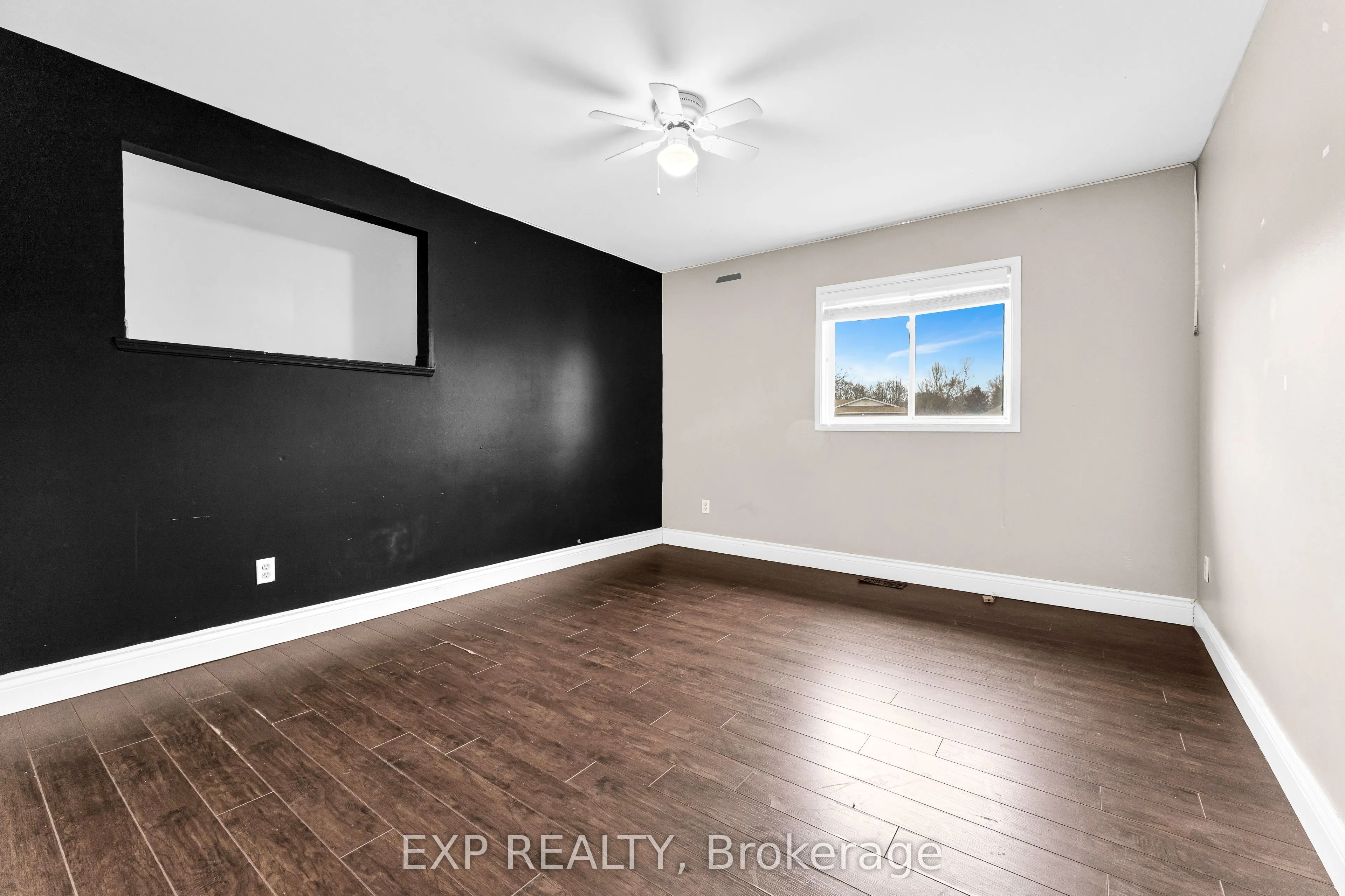 20 Wasaga Sands Drive